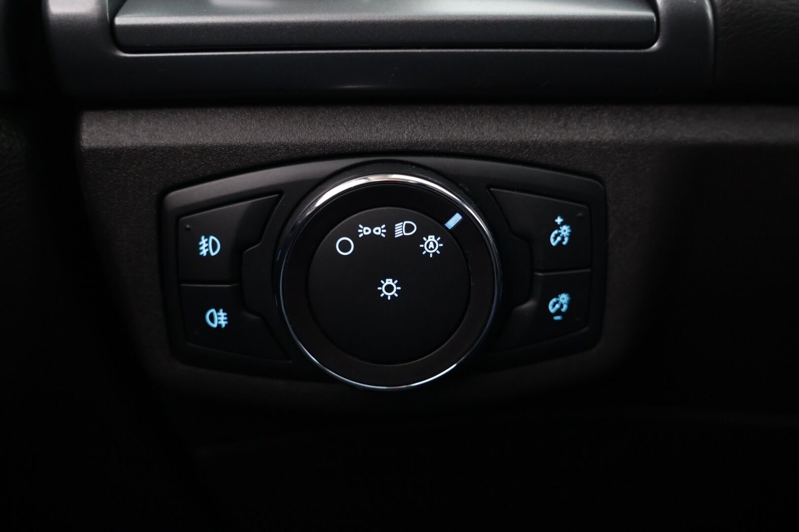 Ford Mondeo 2018 2,0 187hv eCVT Titanium HEV Edition - Suomi-auto | LED | Navi | Kahdet renkaat