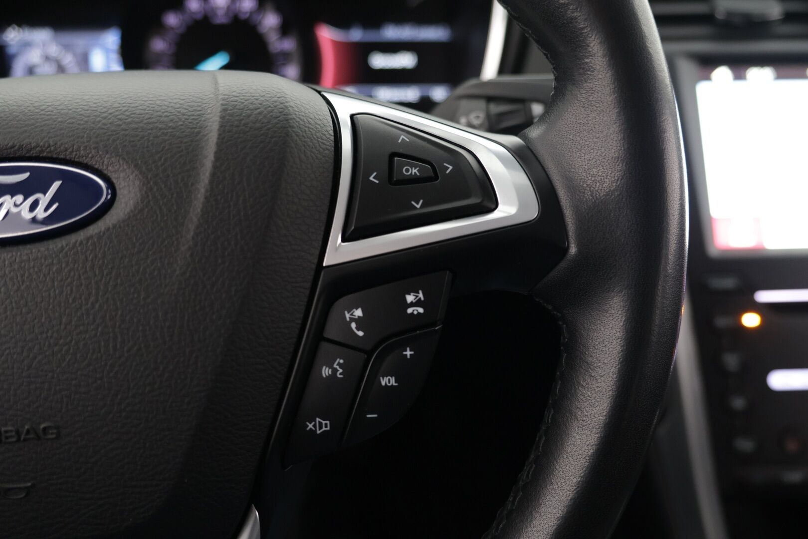 Ford Mondeo 2018 2,0 187hv eCVT Titanium HEV Edition * ACC / Suomi-auto / LED / Navi / Lohko / Sähkökontti * - Hyvin pidetty / Juuri katsastettu / Kattavat varusteet - HULLUT AVAJAISHULINAT KORKOTARJOUS 3,29 %