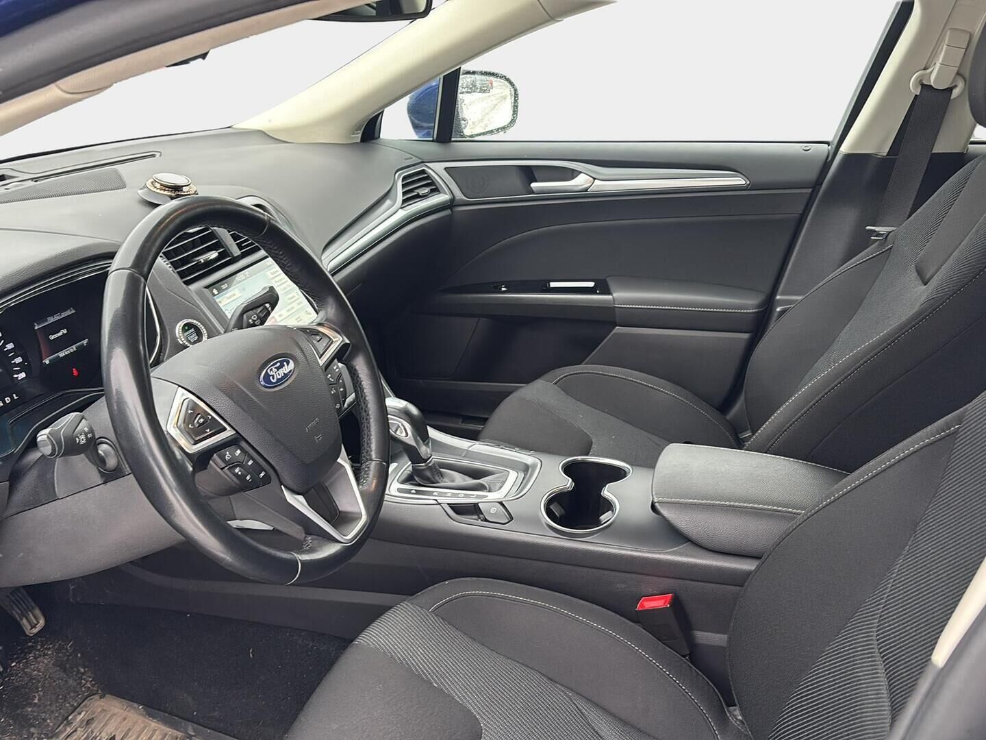 Ford Mondeo 2018 2,0 187hv eCVT Titanium HEV Edition 4D / Lohko / Adapt Vakkari / Suomi Auto / 2x Avain /