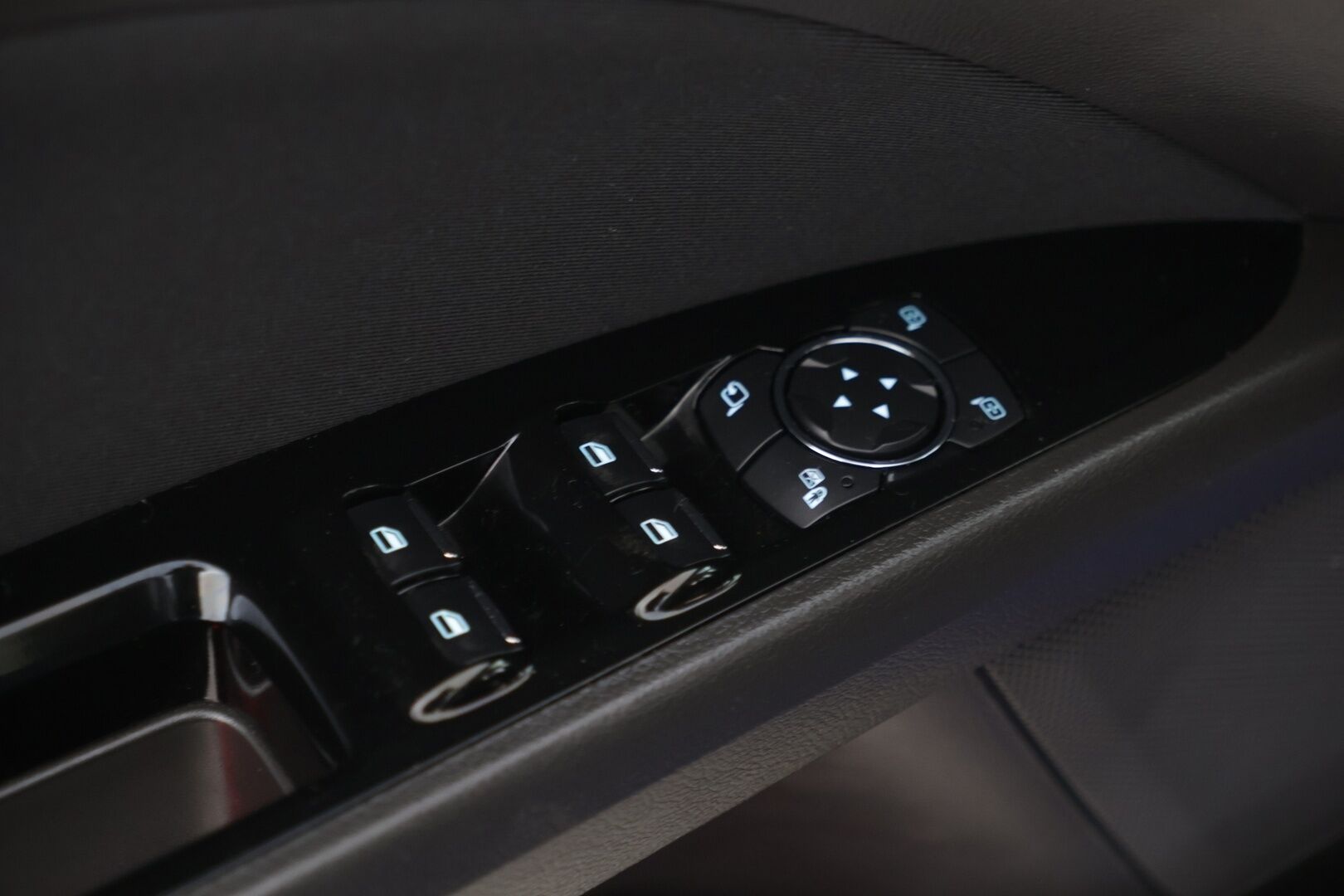 Ford Mondeo 2018 2,0 187hv eCVT Titanium HEV Edition - Suomi-auto | LED | Navi | Kahdet renkaat