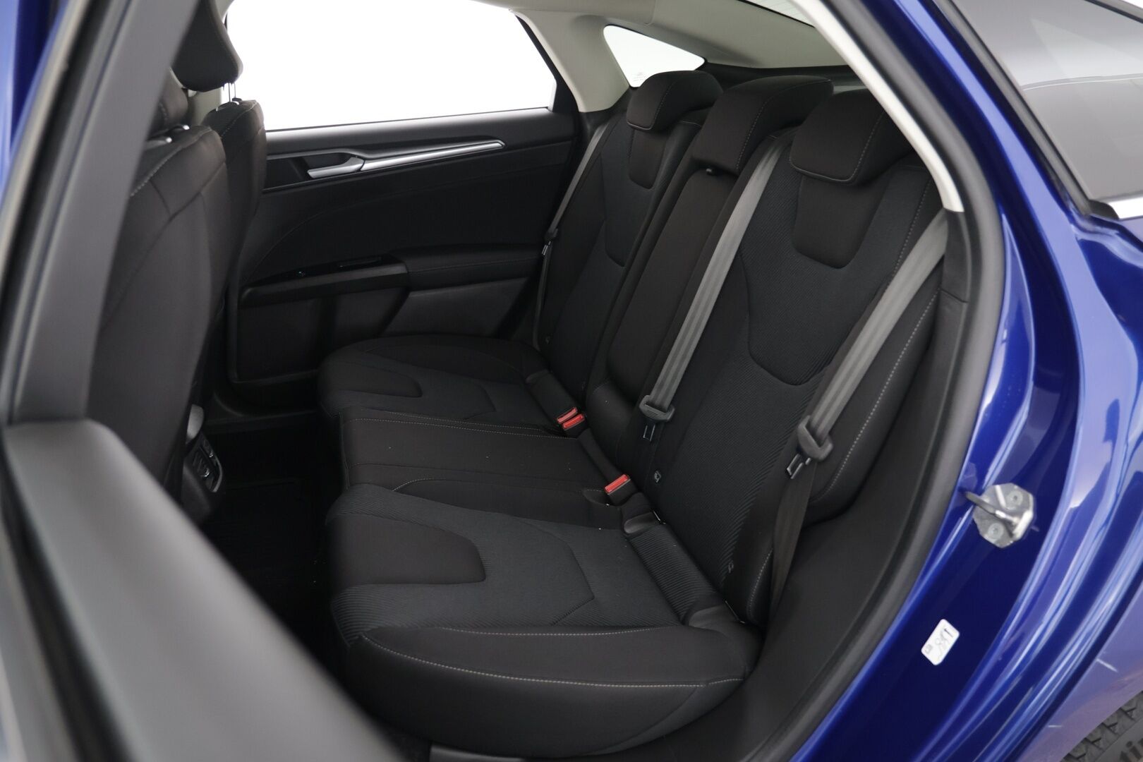 Ford Mondeo 2018 2,0 187hv eCVT Titanium HEV Edition - Suomi-auto | LED | Navi | Kahdet renkaat
