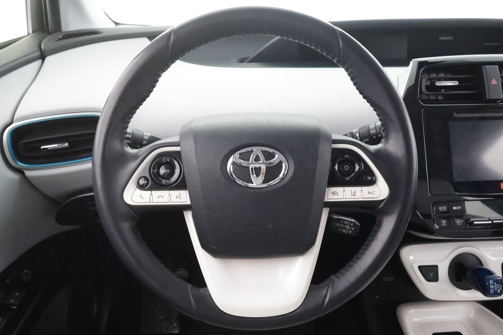 Toyota Prius 2018 Premium - | ACC | Webasto | Koukku | JBL | Nahat | P.kamera | Navi | LED | BSM | Keyless | Merkkihuollot | 2x renkaat vanteineen | 