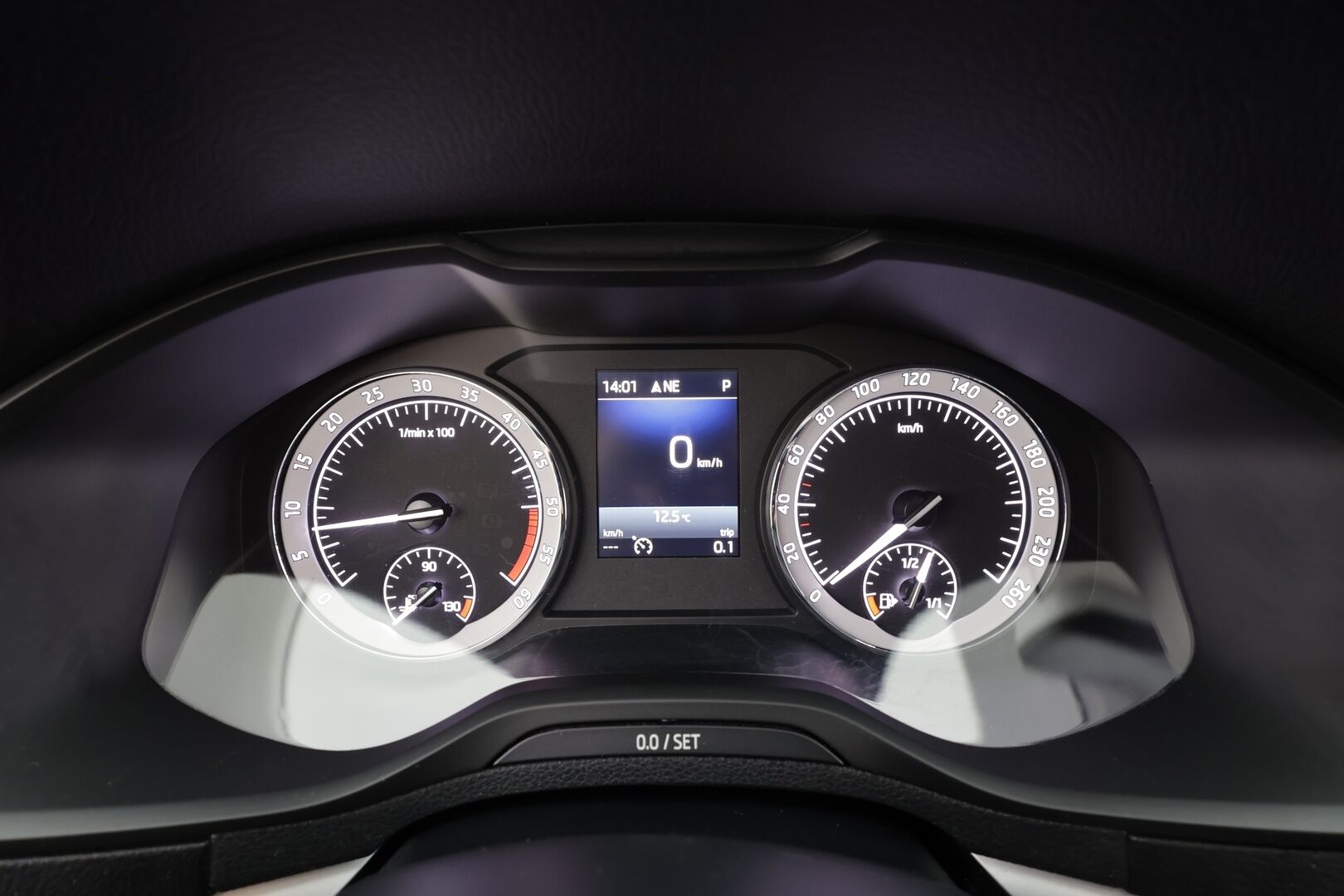 Skoda Karoq 2018 2,0 TDI 150 4x4 Style DSG * ACC / P.kamera / LED / Navi / Webasto / Koukku / KeylessGo * - Talvivarusteet / 1.Om Suomi-auto / Kahdet renkaat aluvanteilla - HULLUT AVAJAISHULINAT KORKOTARJOUS 3,29 %