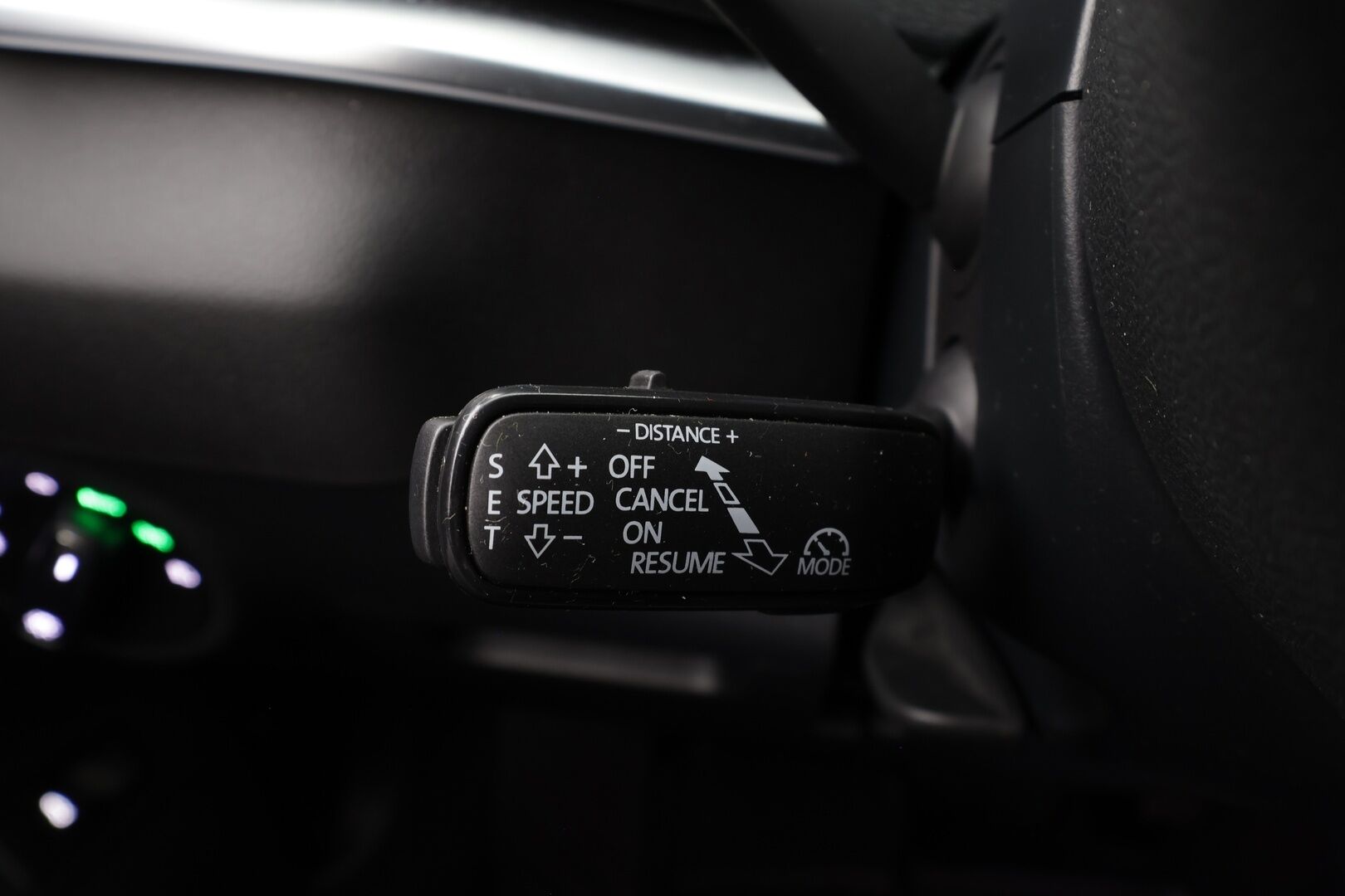 Skoda Karoq 2018 2,0 TDI 150 4x4 Style DSG * ACC / P.kamera / LED / Navi / Webasto / Koukku / KeylessGo * - Talvivarusteet / 1.Om Suomi-auto / Kahdet renkaat aluvanteilla 