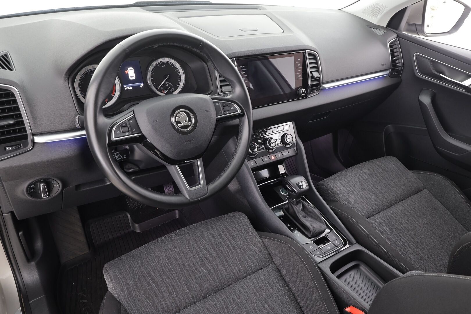 Skoda Karoq 2018 2,0 TDI 150 4x4 Style DSG * ACC / P.kamera / LED / Navi / Webasto / Koukku / KeylessGo * - 1.Om Suomi-auto / Kahdet renkaat aluvanteilla - HULLU BLACKWEEK KORKOTARJOUS 2,49%