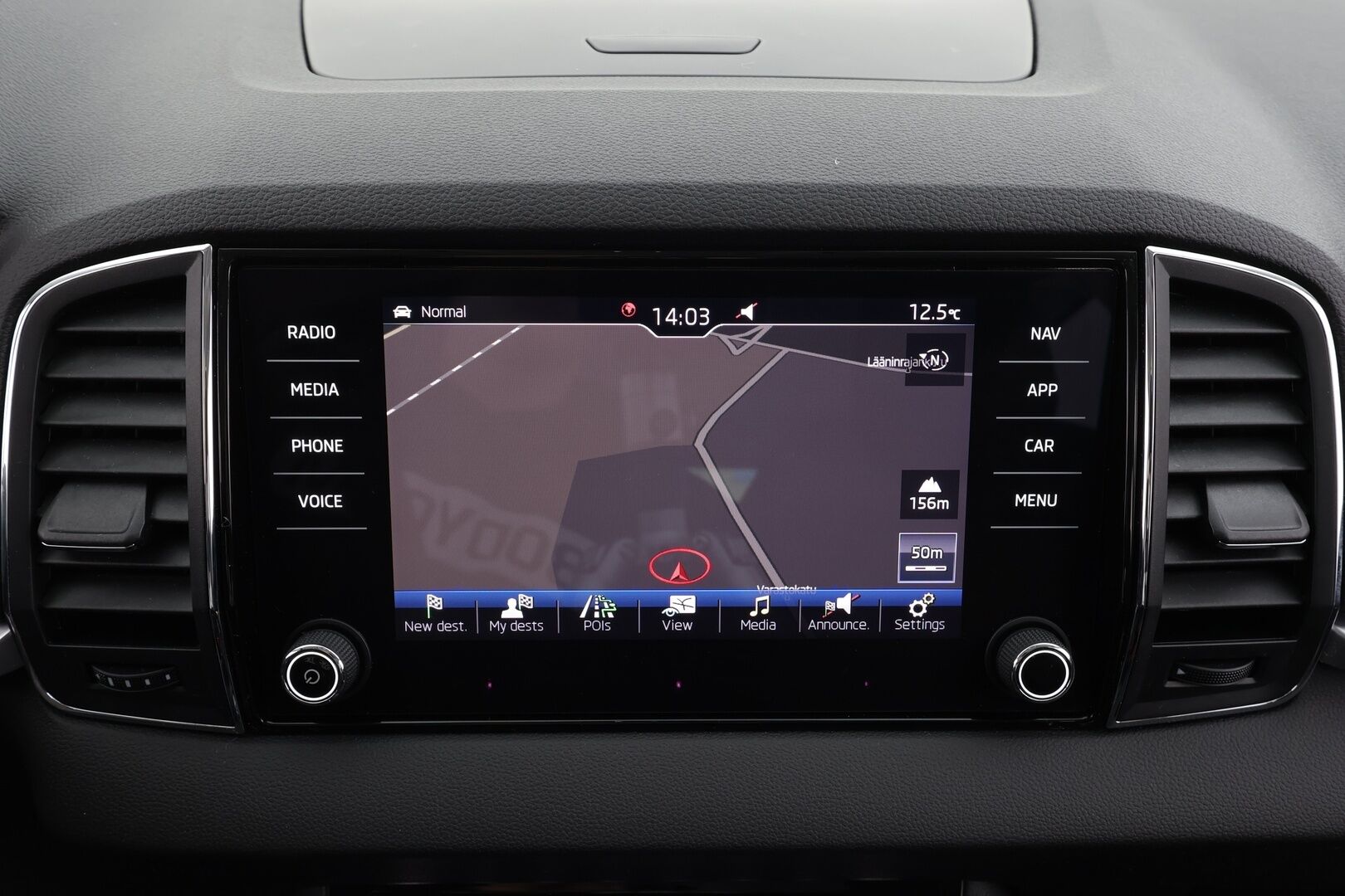 Skoda Karoq 2018 2,0 TDI 150 4x4 Style DSG - ACC | 1. Om | P.kamera | Tutkat | Kessy | LED | Navi | Ratinlämmitys | Webasto | Lämpölasi | Koukku | Kahdet renkaat aluvanteilla*
