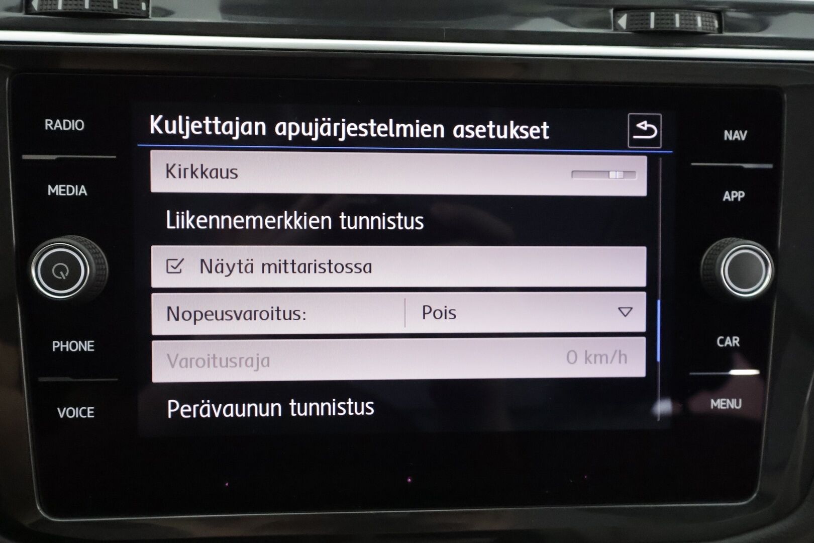Volkswagen Tiguan 2018 Highline 2,0 TSI 132 kW (180 hv) 4MOTION DSG-automaatti Winter Edition - | Panorama | Webasto | Koukku | ACC | Adapt.LED | 360 | Muistipenkki | Kaistavahti | Navi | Keyless | 1-om Suomi-auto | Kahdet renkaat | Merkkihuollot |
