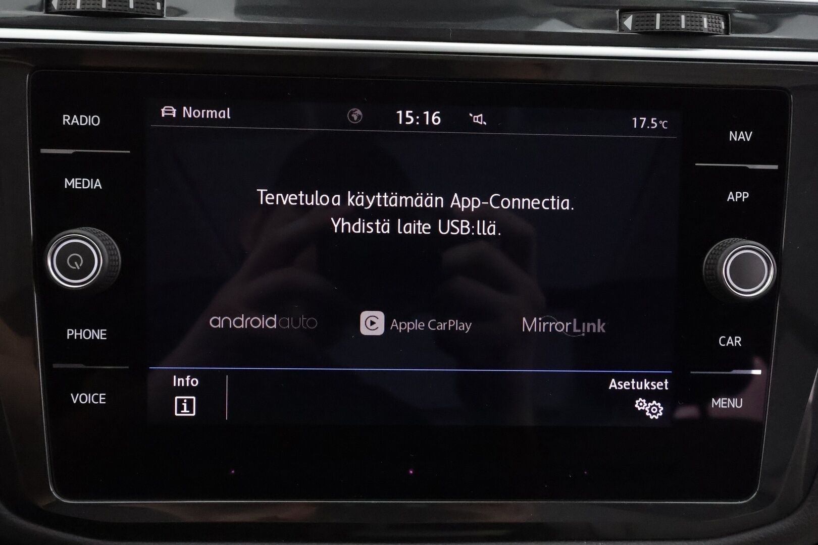 Volkswagen Tiguan 2018 Highline 2,0 TSI 132 kW (180 hv) 4MOTION DSG-automaatti Winter Edition - | Panorama | Webasto | Koukku | ACC | Adapt.LED | 360 | Muistipenkki | Kaistavahti | Navi | Keyless | 1-om Suomi-auto | Kahdet renkaat | Merkkihuollot |