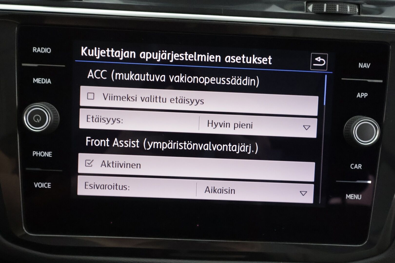 Volkswagen Tiguan 2018 Highline 2,0 TSI 132 kW (180 hv) 4MOTION DSG-automaatti Winter Edition - | Panorama | Webasto | Koukku | ACC | Adapt.LED | 360 | Muistipenkki | Kaistavahti | Navi | Keyless | 1-om Suomi-auto | Kahdet renkaat | Merkkihuollot |