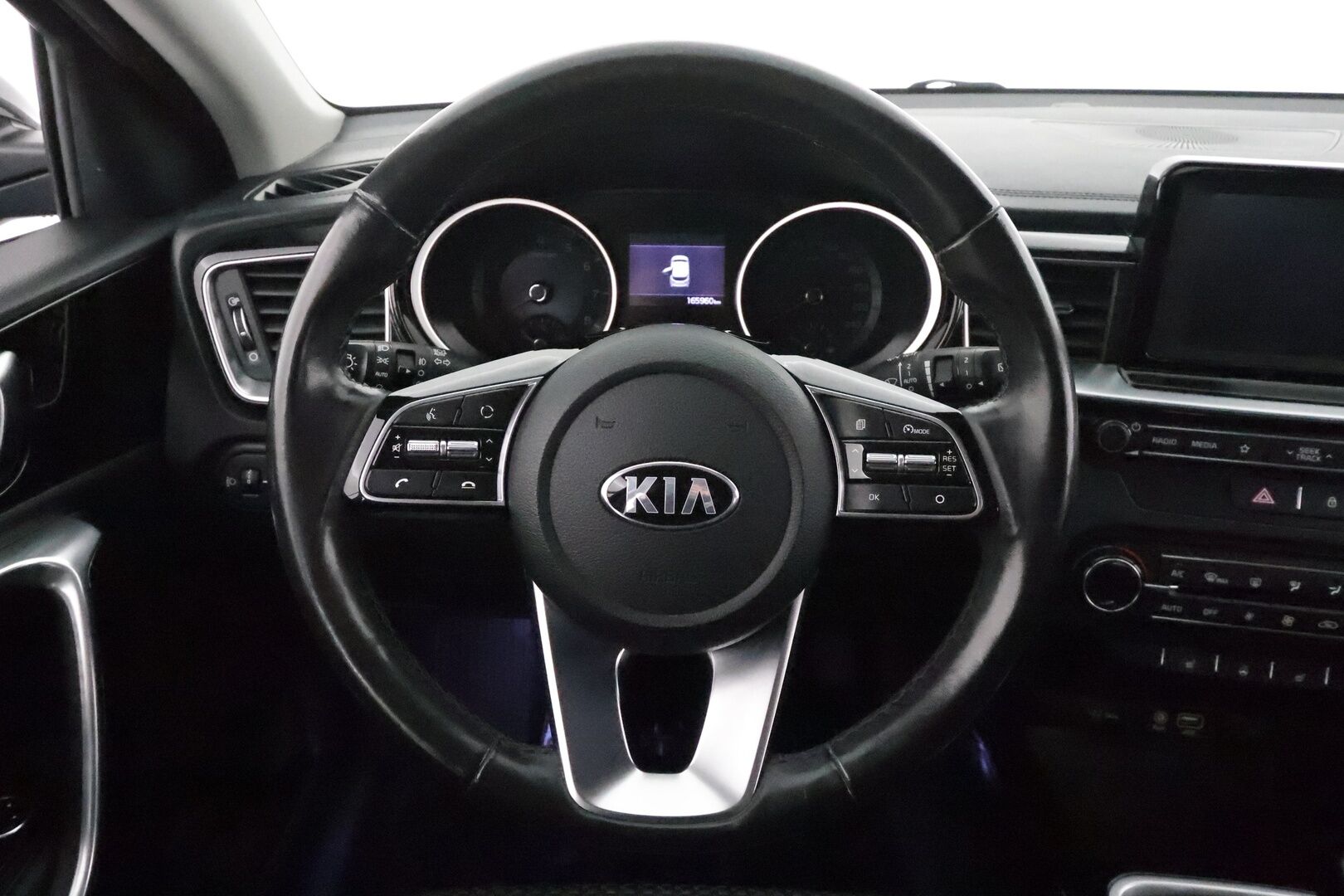 Kia Ceed 2019 1,0 T-GDI ISG 120hv EX 5D EcoDynamics **Vakkari / P.kamera / Apple&Android / Lohkolämmitin / Puolinahat** - Suomi-auto / Kahdet renkaat aluvanteilla / Penkinlämmittimet takana / Tuulilasin lämmitin / Ratin lämmitin