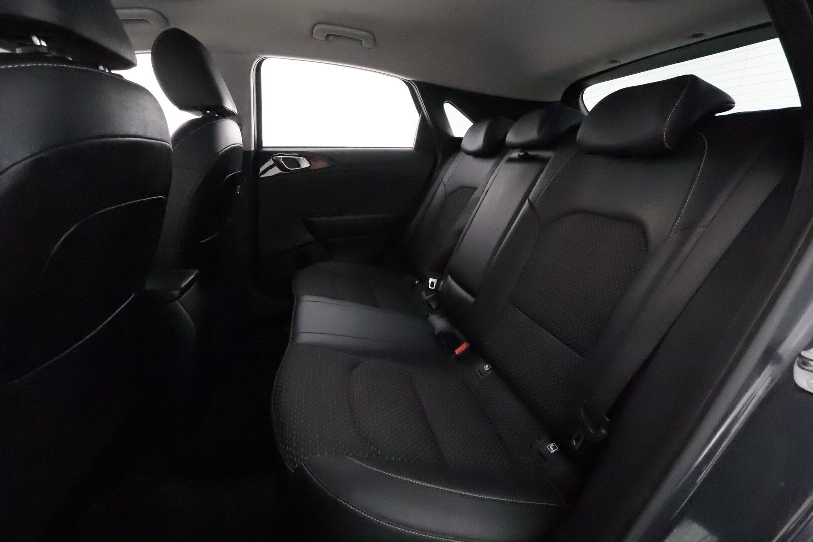 Kia Ceed 2019 1,0 T-GDI ISG 120hv EX 5D EcoDynamics **Vakkari / P.kamera / Apple&Android / Lohkolämmitin / Puolinahat** - Suomi-auto / Kahdet renkaat aluvanteilla / Penkinlämmittimet takana / Tuulilasin lämmitin / Ratin lämmitin
