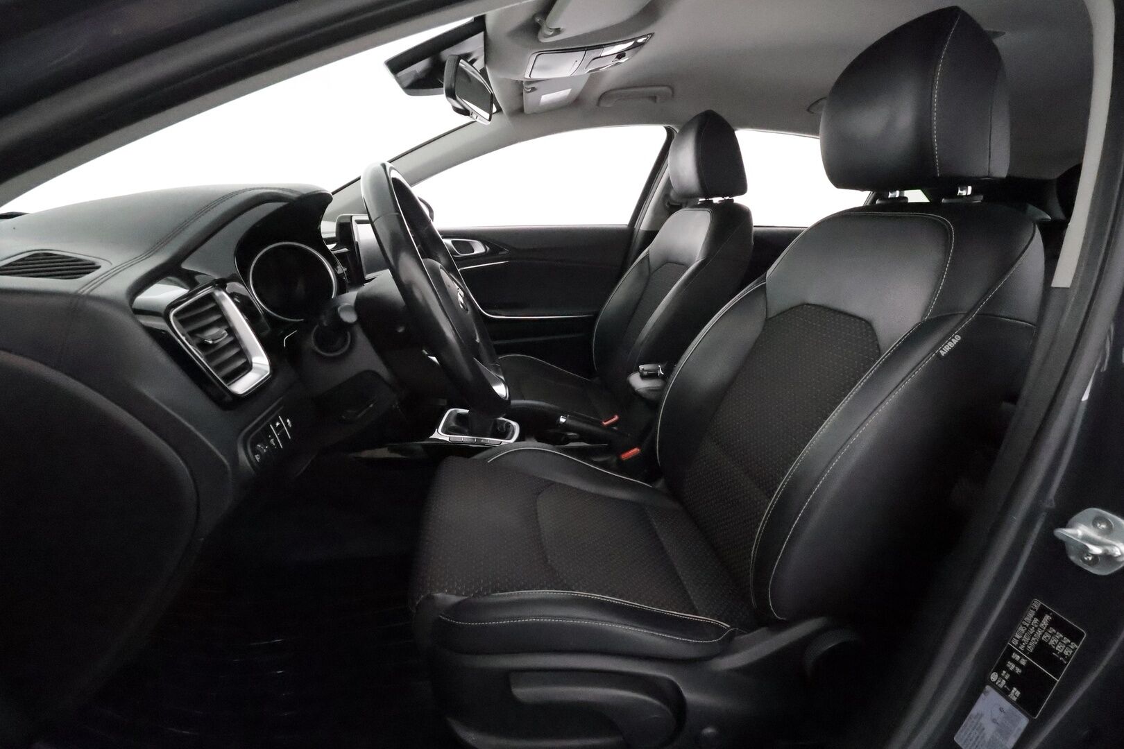 Kia Ceed 2019 1,0 T-GDI ISG 120hv EX 5D EcoDynamics **Vakkari / P.kamera / Apple&Android / Lohkolämmitin / Puolinahat** - Suomi-auto / Kahdet renkaat aluvanteilla / Penkinlämmittimet takana / Tuulilasin lämmitin / Ratin lämmitin