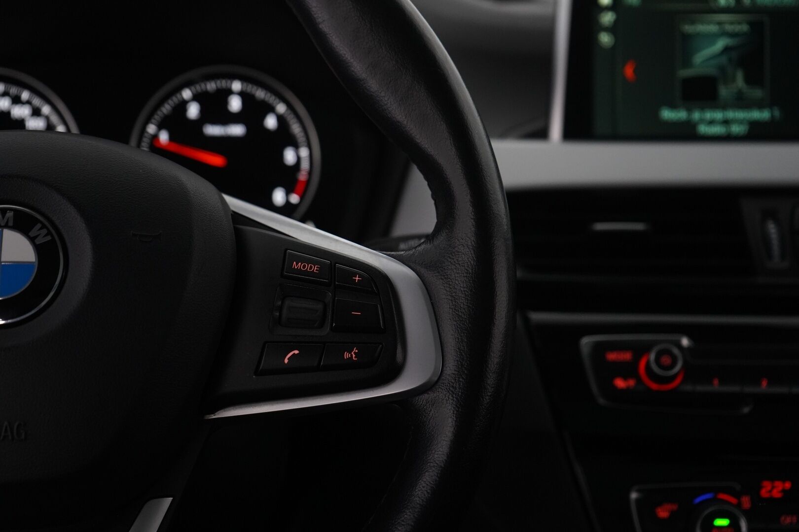 BMW X1 2019 F48 xDrive 18d A Business Pro* HUD / Panorama / Vetokoukku / Keyless / Hifi * - Suomiauto / Huippuvarusteet - HULLUT JOULUT KORKOTARJOUS 2,49% 