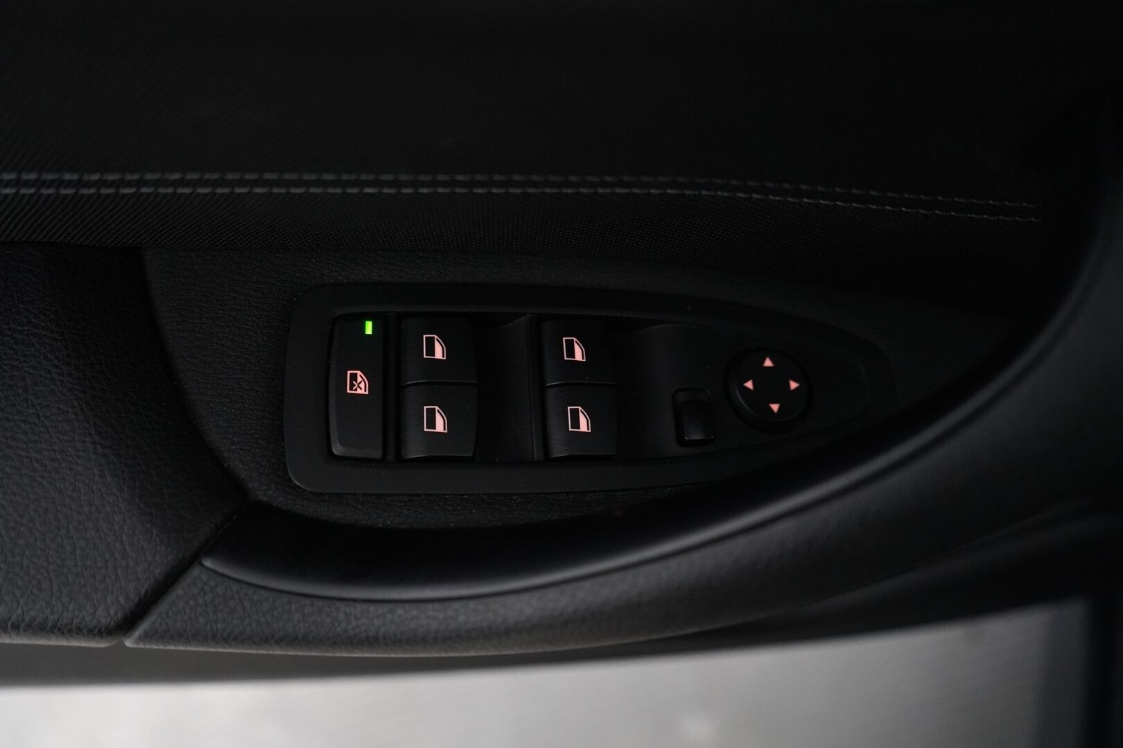 BMW X1 2019 F48 xDrive 18d A Business Pro* HUD / Panorama / Vetokoukku / Keyless / Hifi * - Suomiauto / Huippuvarusteet - HULLUT JOULUT KORKOTARJOUS 2,49% 