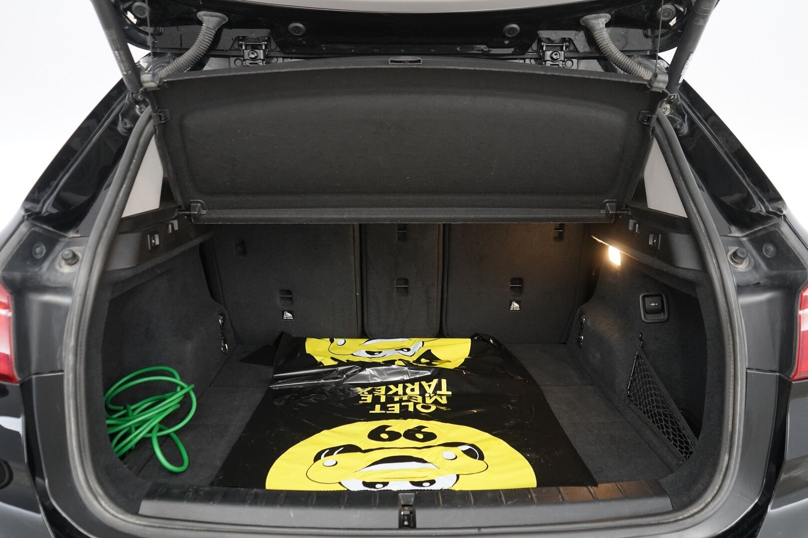 BMW X1 2019 F48 xDrive 18d A Business Pro* HUD / Panorama / Vetokoukku / Keyless / Hifi * - Suomiauto / Huippuvarusteet - HULLUT JOULUT KORKOTARJOUS 2,49% 