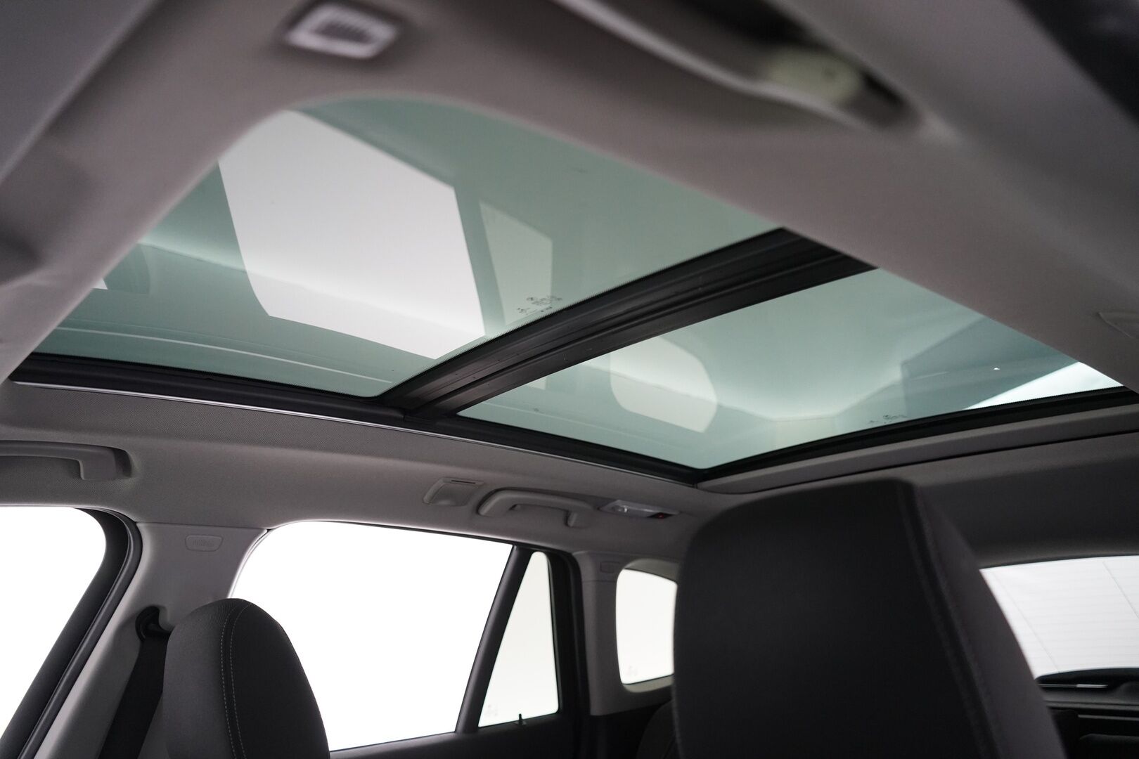 BMW X1 2019 F48 xDrive 18d A Business Pro* HUD / Panorama / Vetokoukku / Keyless / Hifi * - Suomiauto / Huippuvarusteet - HULLUT JOULUT KORKOTARJOUS 2,49% 