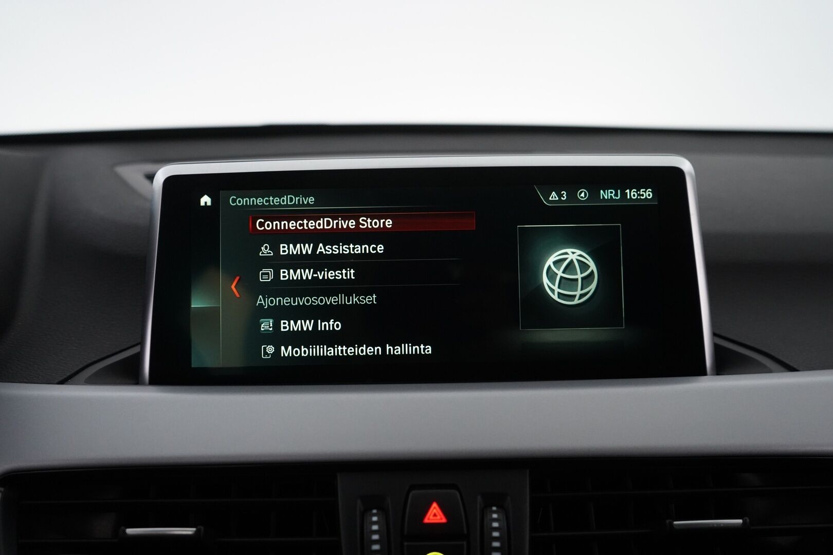 BMW X1 2019 F48 xDrive 18d A Business Pro* HUD / Panorama / Vetokoukku / Keyless / Hifi * - Suomi-auto / Huippuvarusteet / Kahdet OEM Vanteet / Viimeisin huolto 9/2025