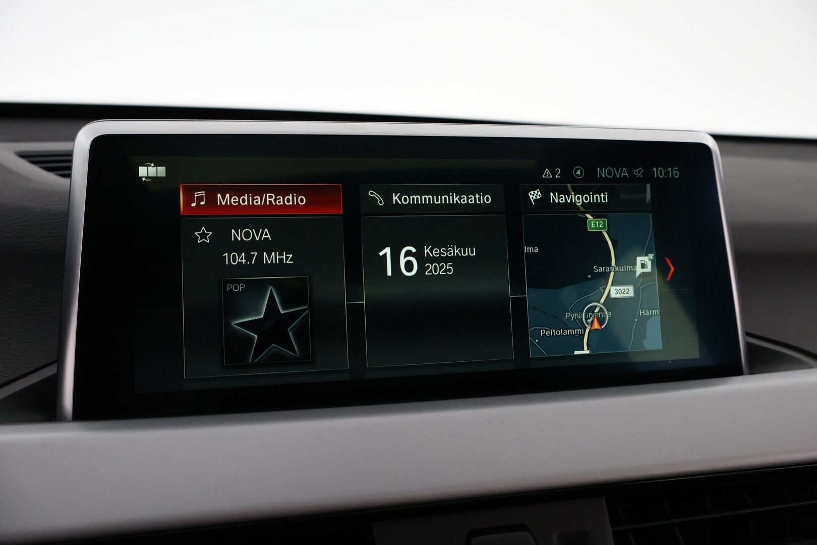 BMW X1 2018 F48 xDrive18d A Business Pro - Suomiauto / HUD / HiFi / Panoraama / Vetokoukku / Digimittaristo / KeylessGo / LED / Huippuvarusteet!