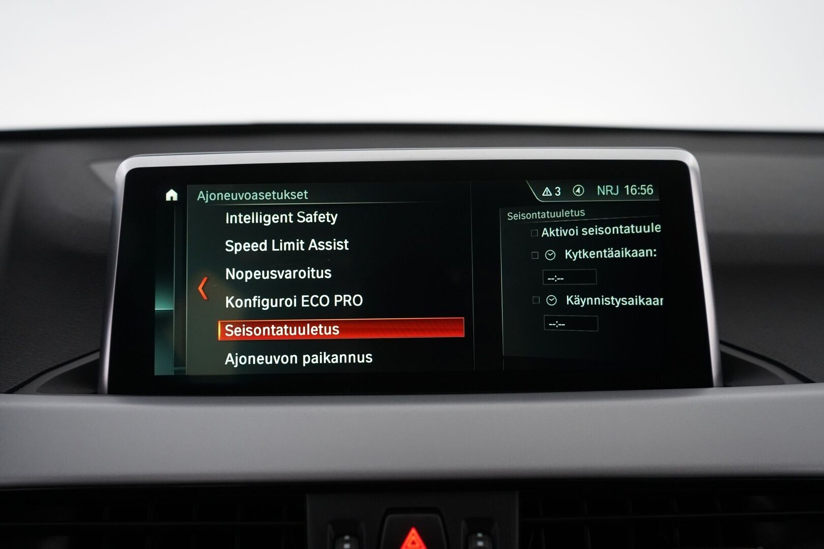 BMW X1 2019 F48 xDrive 18d A Business Pro* HUD / Panorama / Vetokoukku / Keyless / Hifi * - Suomi-auto / Huippuvarusteet / Kahdet OEM Vanteet / Viimeisin huolto 9/2025