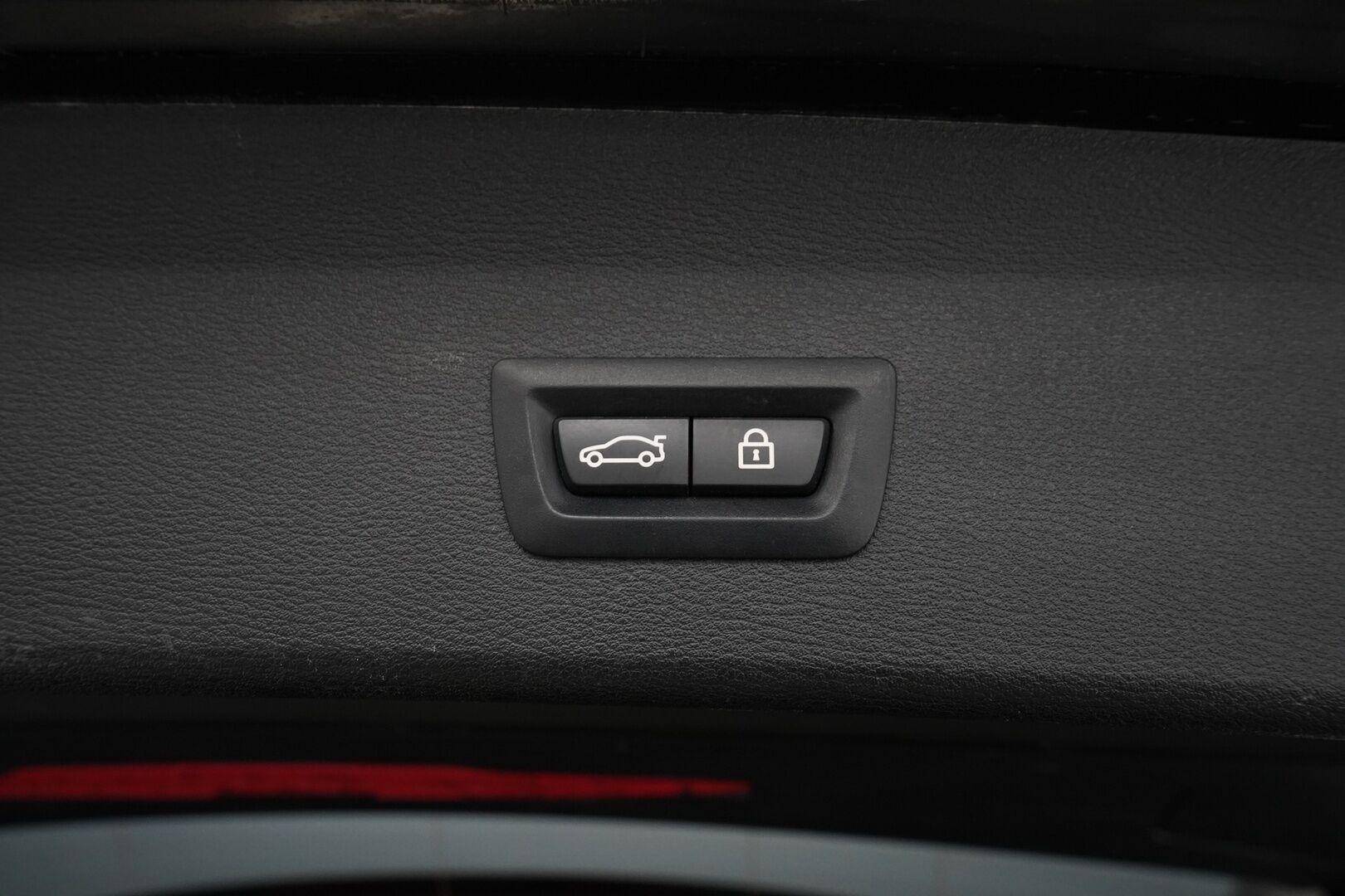 BMW X1 2019 F48 xDrive 18d A Business Pro* HUD / Panorama / Vetokoukku / Keyless / Hifi * - Suomiauto / Huippuvarusteet - HULLUT JOULUT KORKOTARJOUS 2,49% 