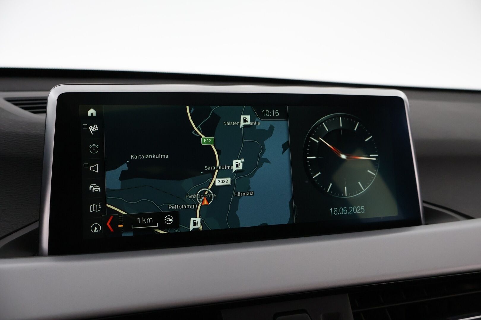 BMW X1 2018 F48 xDrive18d A Business Pro - Suomiauto / HUD / HiFi / Panoraama / Vetokoukku / Digimittaristo / KeylessGo / LED / Huippuvarusteet!