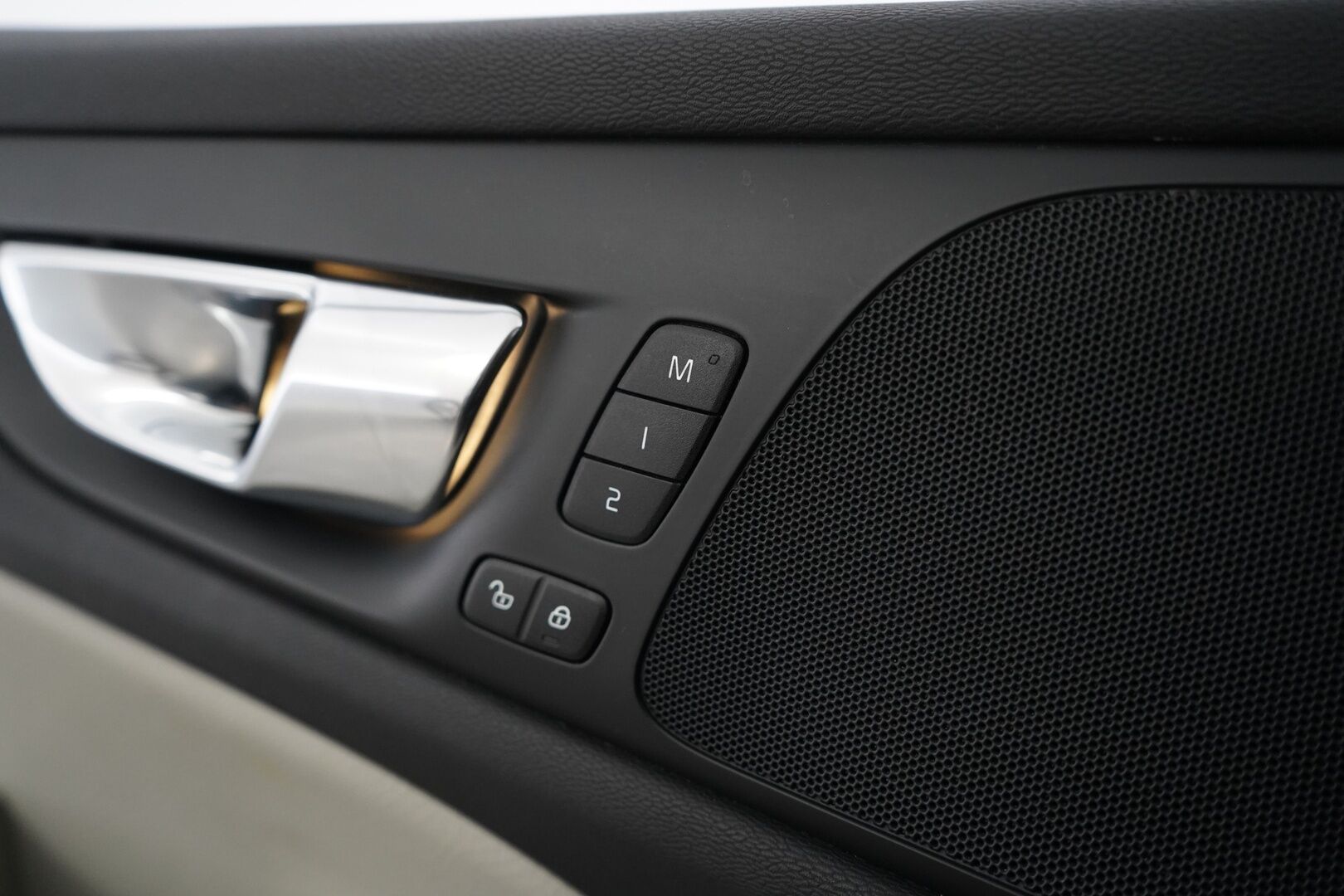 Volvo V60 2019 D4 Business Inscription aut *ACC / Weba / Koukku / Muistipenkki / Nahkasisusta / KeylessGo* - Suomi-auto / Kahdet renkaat alumiinivantein / Jakopää 2024