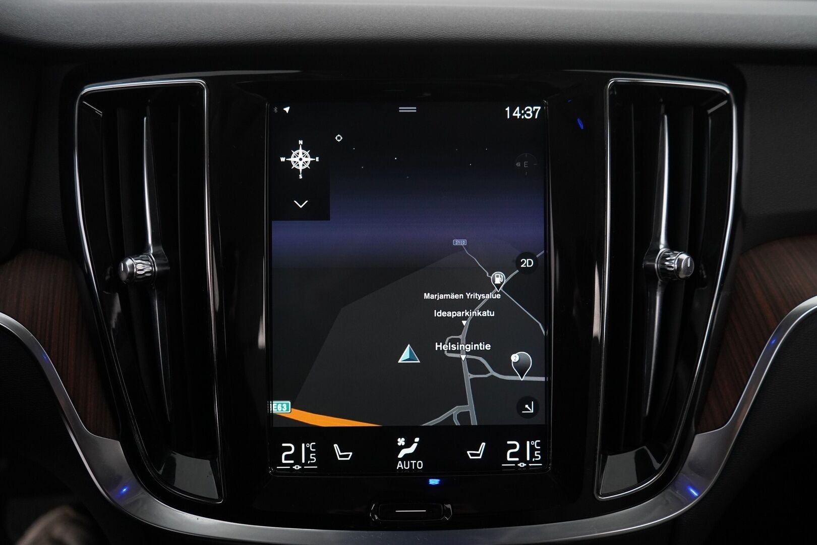 Volvo V60 2019 D4 Business Inscription aut *ACC / Weba / Koukku / Muistipenkki / Nahkasisusta / KeylessGo* - Suomi-auto / Kahdet renkaat alumiinivantein / Jakopää 2024