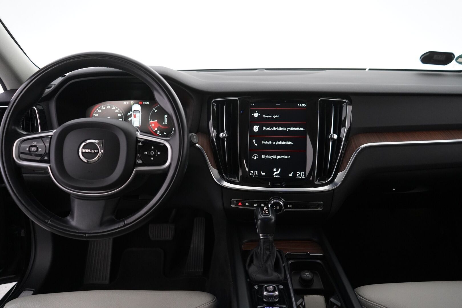 Volvo V60 2019 D4 Business Inscription aut *ACC / Weba / Koukku / Muistipenkki / Nahkasisusta / KeylessGo* - Suomi-auto / Kahdet renkaat alumiinivantein / Jakopää 2024