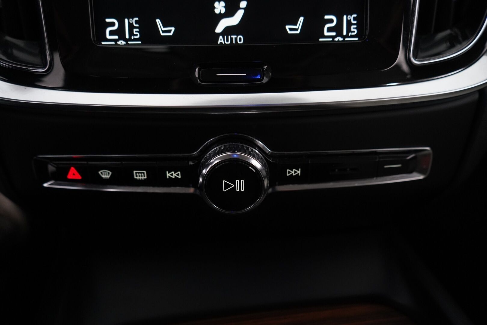 Volvo V60 2019 D4 Business Inscription aut *ACC / Weba / Koukku / Muistipenkki / Nahkasisusta / KeylessGo* - Suomi-auto / Kahdet renkaat alumiinivantein / Jakopää 2024