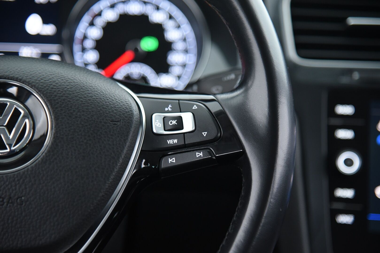 Volkswagen Golf 2019 Comfortline 1,0 TSI 85 kW (115 hv) DSG-automaatti / Webasto / Adapt.vakkari / P.kamera / LED / Apple&Android - Suomi-auto / Hihna vaihdettu / 2x alumiinivanteet hyvillä renkailla!