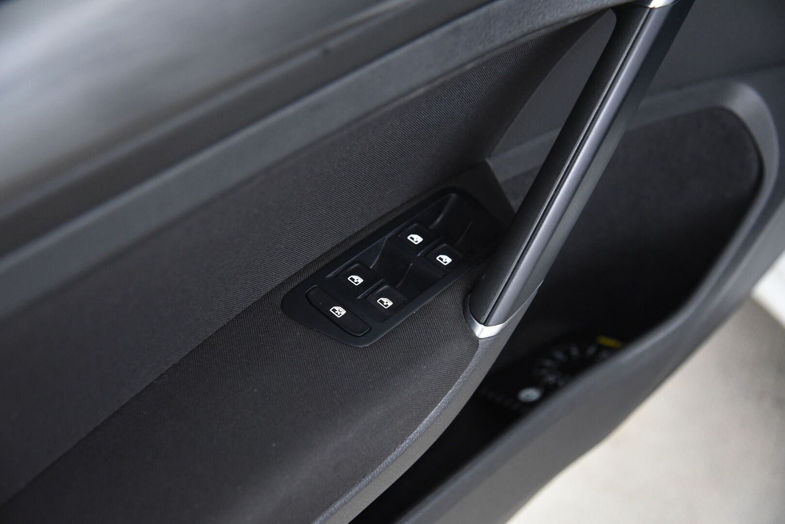 Volkswagen Golf 2019 Comfortline 1,0 TSI 85 kW (115 hv) DSG-automaatti / Webasto / Adapt.vakkari / P.kamera / LED / Apple&Android - Suomi-auto / Hihna vaihdettu / 2x alumiinivanteet hyvillä renkailla!