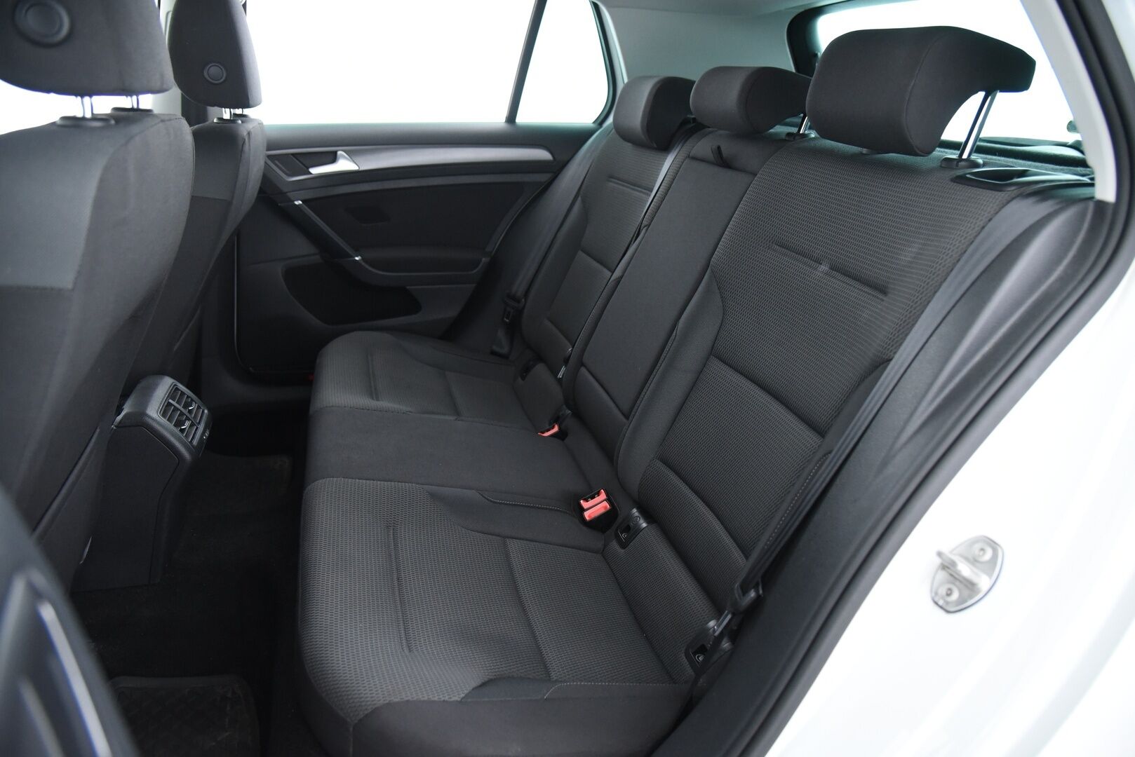 Volkswagen Golf 2019 Comfortline 1,0 TSI 85 kW (115 hv) DSG-automaatti / Webasto / Adapt.vakkari / P.kamera / LED / Apple&Android - Suomi-auto / Hihna vaihdettu / 2x alumiinivanteet hyvillä renkailla!