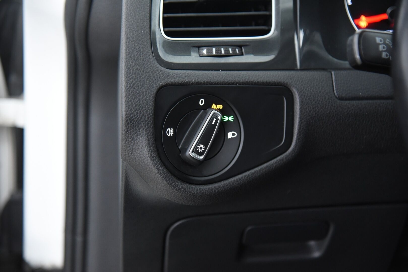 Volkswagen Golf 2019 Comfortline 1,0 TSI 85 kW (115 hv) DSG-automaatti / Webasto / Adapt.vakkari / P.kamera / LED / Apple&Android - Suomi-auto / Hihna vaihdettu / 2x alumiinivanteet hyvillä renkailla!