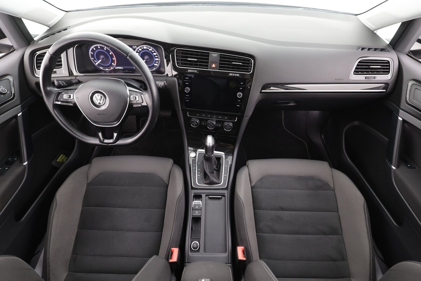 Volkswagen Golf 2019 Highline 1,5 TSI EVO 96 kW (130 hv) BLUEMOTION DSG * ACC / Webasto / LED / P.Kamera / Keyless / Apple&Android * - Suomi-auto / Kahdet Renkaat - HULLUT AVAJAISHULINAT KORKOTARJOUS 3,29 %