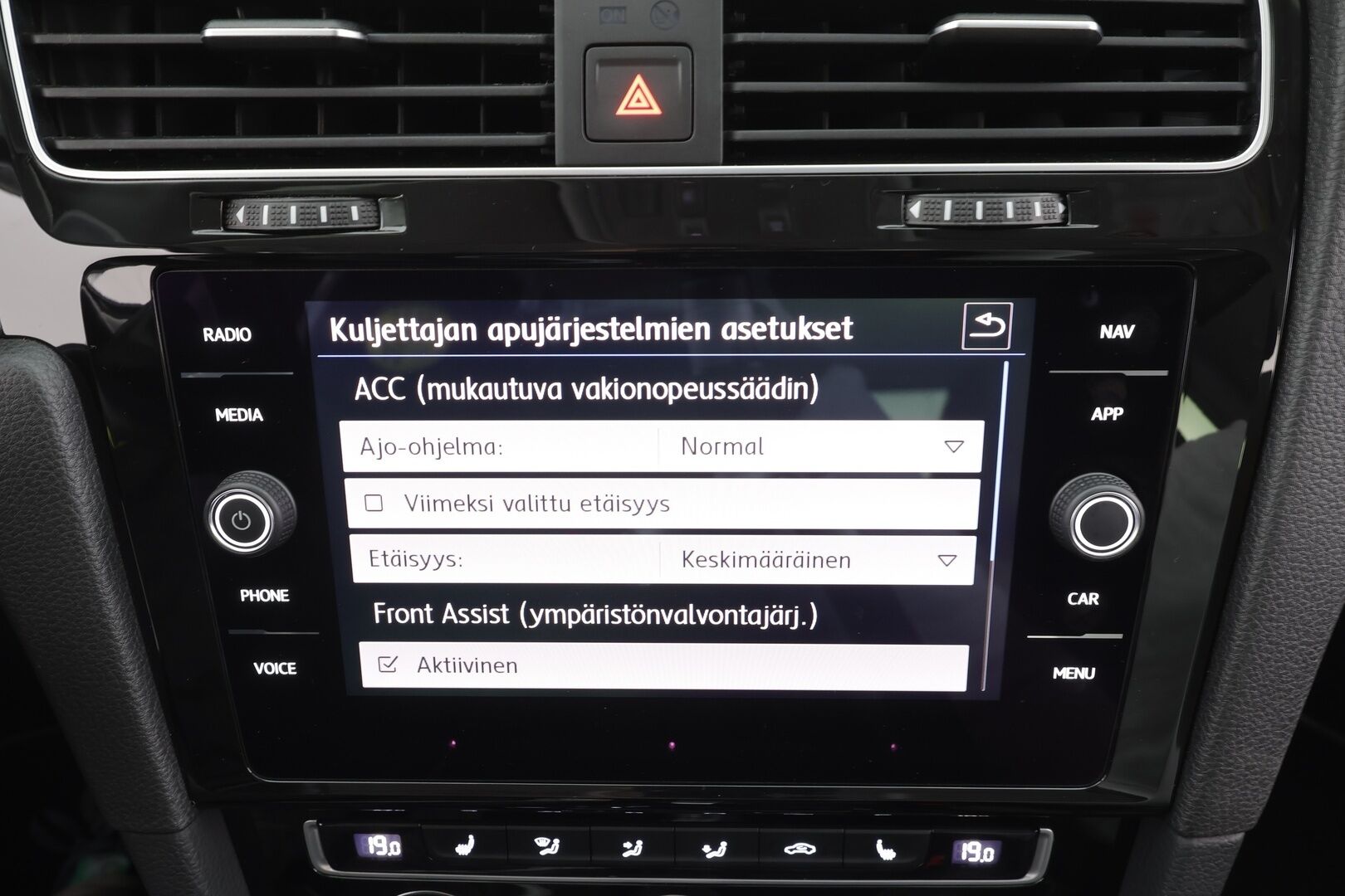 Volkswagen Golf 2019 Highline 1,5 TSI EVO 96 kW (130 hv) BLUEMOTION DSG * ACC / Webasto / LED / P.Kamera / Keyless / Apple&Android * - Suomi-auto / Kahdet Renkaat - HULLUT AVAJAISHULINAT KORKOTARJOUS 3,29 %