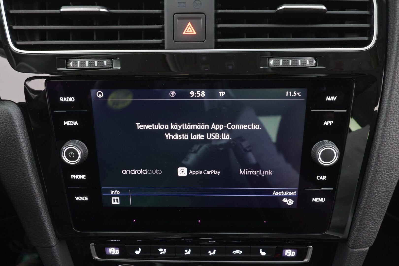 Volkswagen Golf 2019 Highline 1,5 TSI EVO 96 kW (130 hv) BLUEMOTION DSG - | ACC | Digimittari | Webasto | LED | P.Kamera | Apple&Android | Suomi-auto | Kahdet Renkaat |