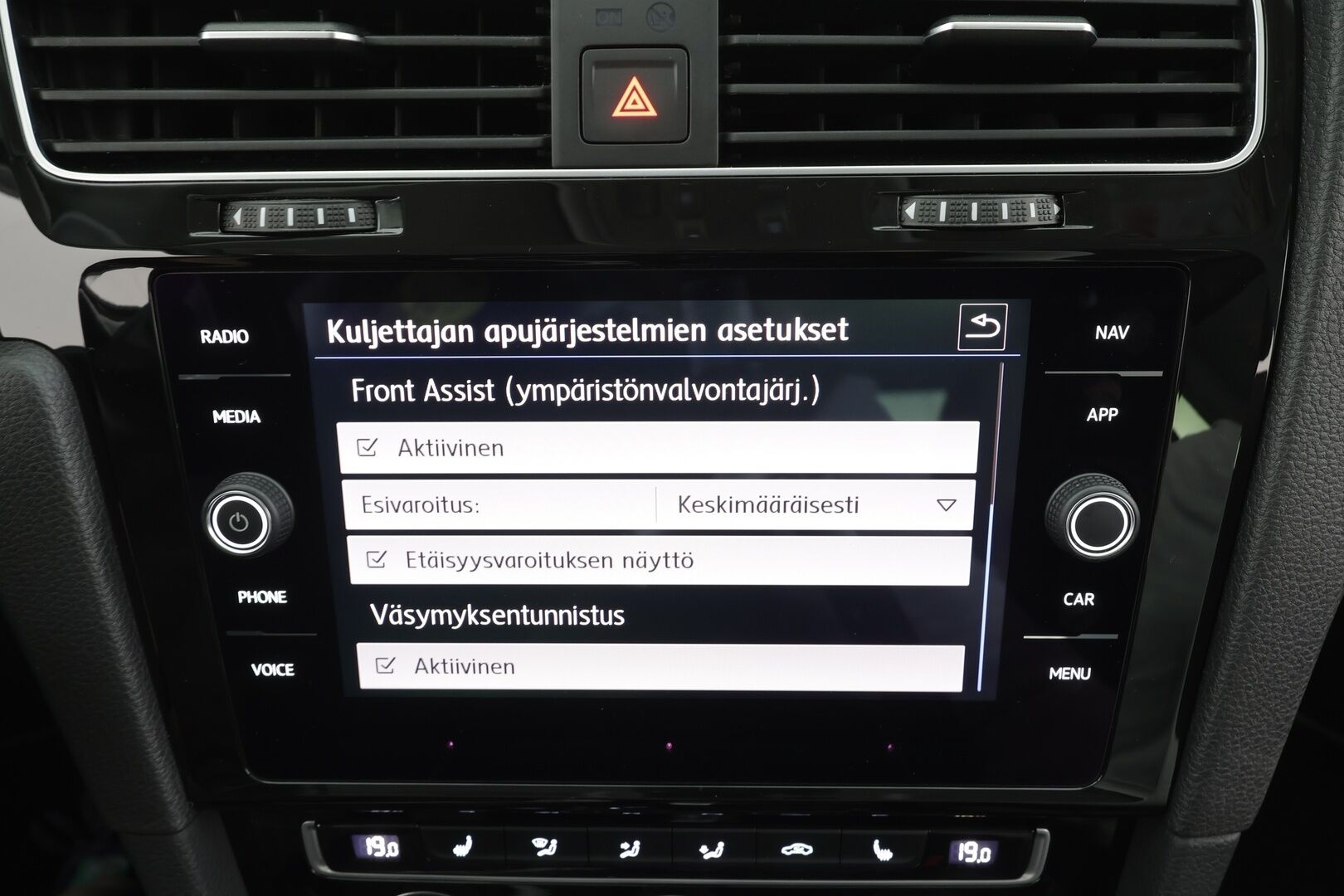 Volkswagen Golf 2019 Highline 1,5 TSI EVO 96 kW (130 hv) BLUEMOTION DSG * ACC / Webasto / LED / P.Kamera / Keyless / Apple&Android * - Suomi-auto / Kahdet Renkaat - HULLUT AVAJAISHULINAT KORKOTARJOUS 3,29 %