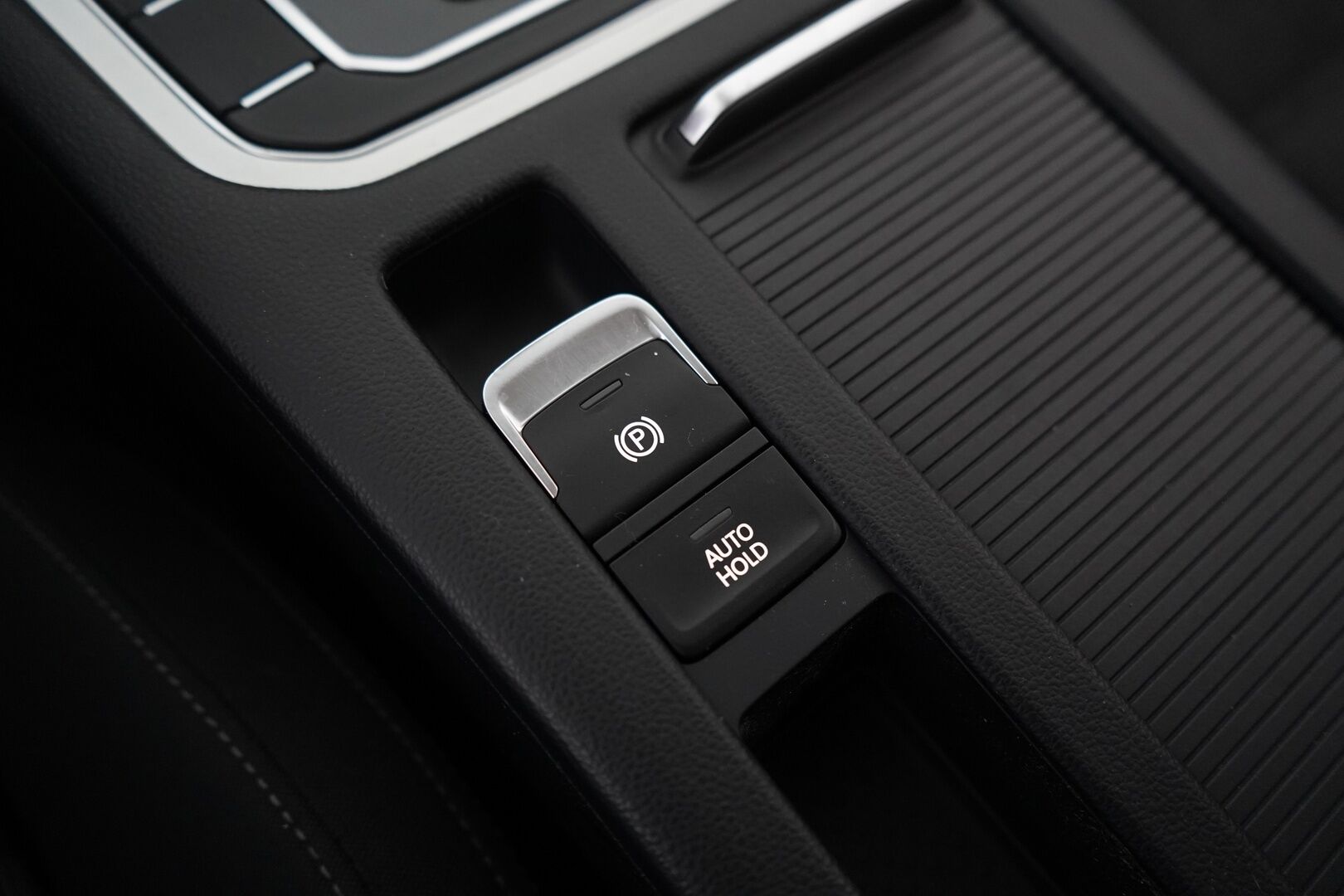 Volkswagen Passat 2019 2,0 TDI SCR Variant Comfortline 110 kW (150 hv) DSG- automaatti. * Webasto / ACC / Koukku / Navi * - Suomi- auto / Kahdet renkaat alumiinivantein / Jakohihna vaihdettu