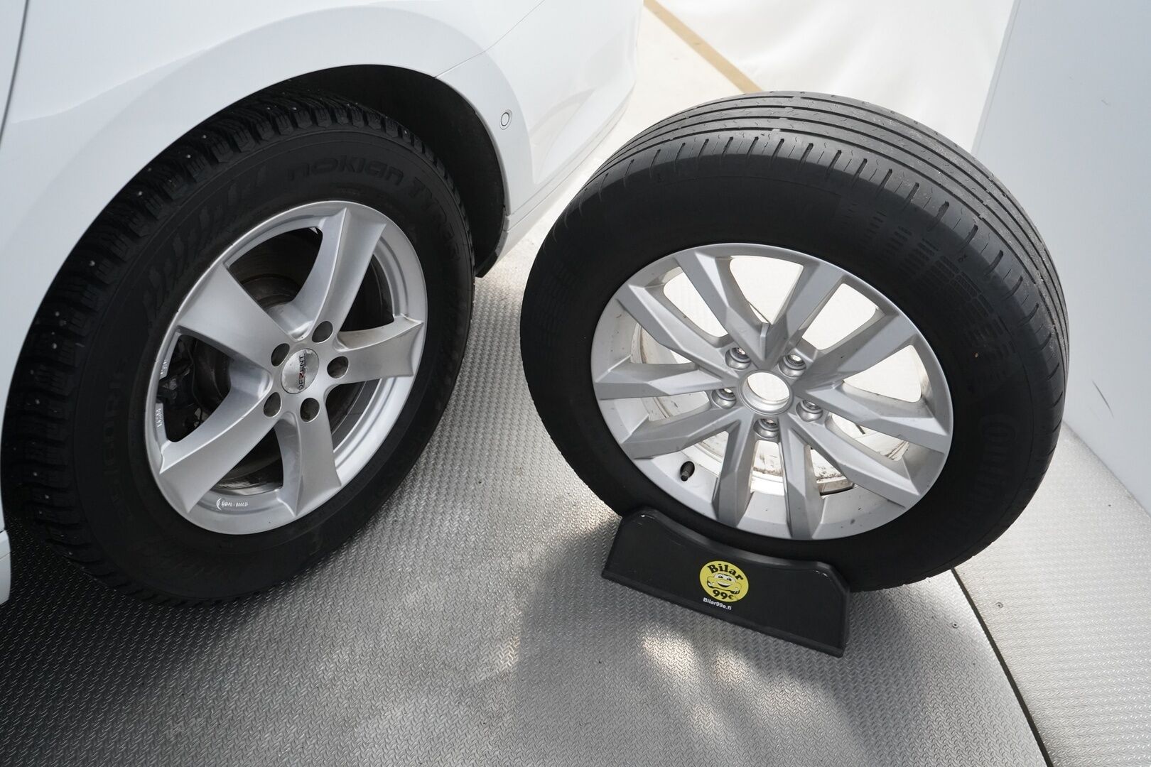 Volkswagen Passat 2019 2,0 TDI SCR Variant Comfortline 110 kW (150 hv) DSG- automaatti. * Webasto / ACC / Koukku / Navi * - KATSO TÄYSIN POIKKEUKSELLINEN HINTA! / Suomi- auto / Kahdet renkaat alumiinivantein / Jakohihna vaihdettu