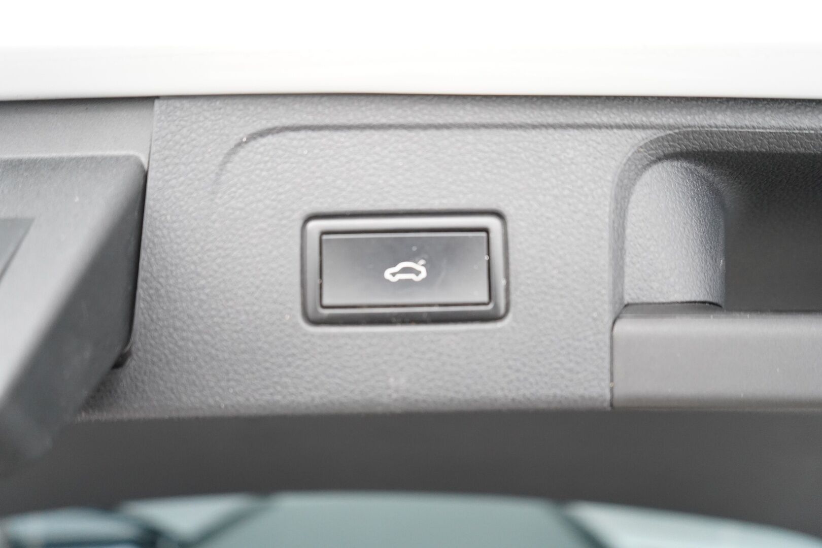 Volkswagen Passat 2019 2,0 TDI SCR Variant Comfortline 110 kW (150 hv) DSG- automaatti. * Webasto / ACC / Koukku / Navi * - Suomi- auto / Kahdet renkaat alumiinivantein / Jakohihna vaihdettu