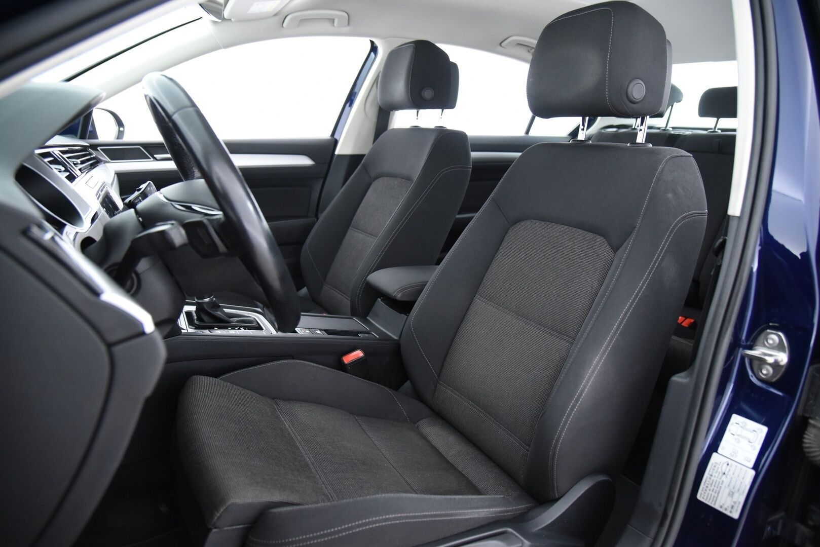 Volkswagen Passat 2019 Sedan Comfortline 2,0 TDI SCR 110 kW (150 hv) DSG-aut. / Suomi-auto / Adapt. Vak. / ergoComf. / Webasto / Koukku / - / Upea väri! / Jakopää tehty / Todella siisti / 2-omisteinen