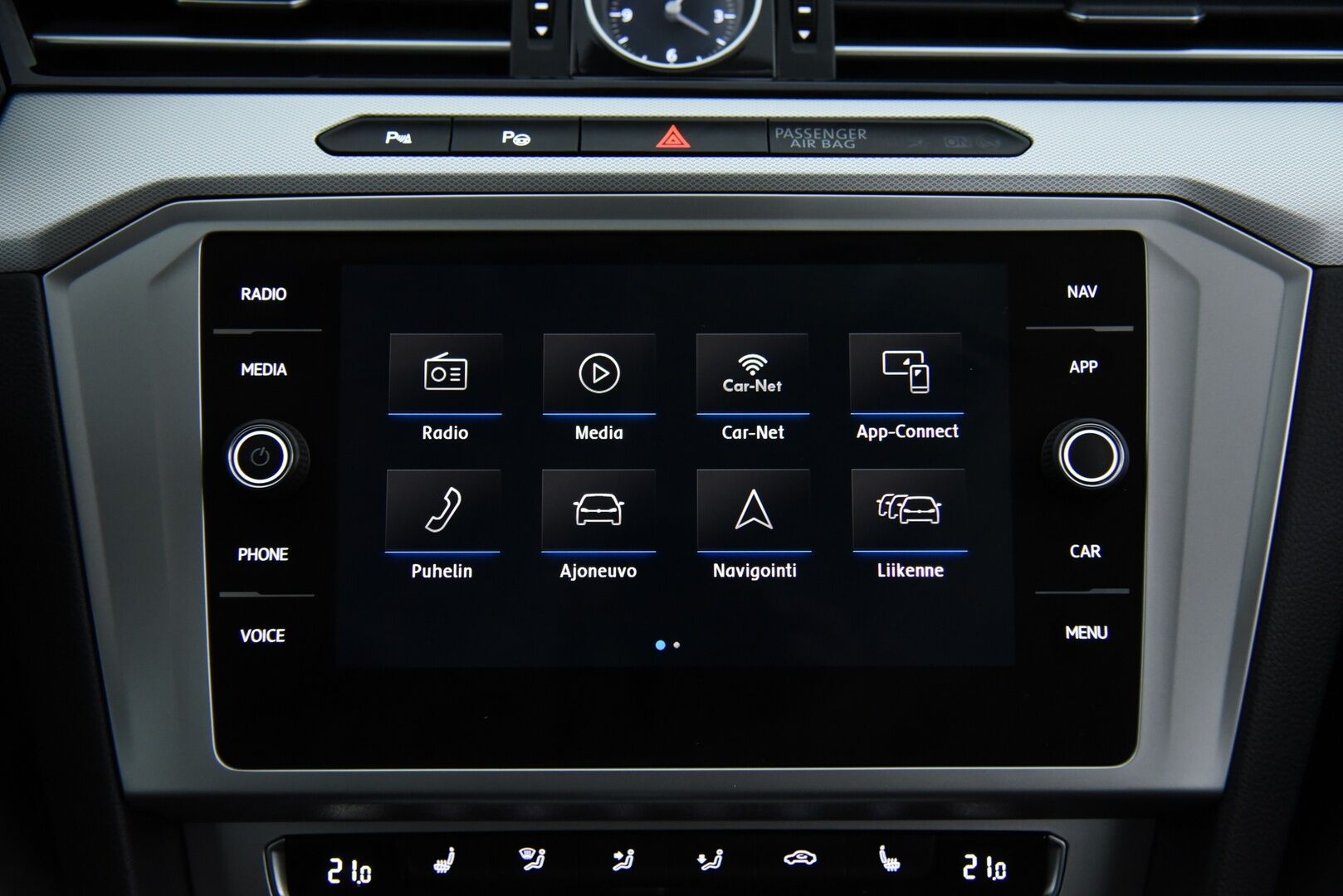 Volkswagen Passat 2019 Sedan Comfortline 2,0 TDI SCR 110 kW (150 hv) DSG-aut. / Suomi-auto / Adapt. Vak. / ergoComf. / Webasto / Koukku / - / Upea väri! / Jakopää tehty / Todella siisti / 2-omisteinen