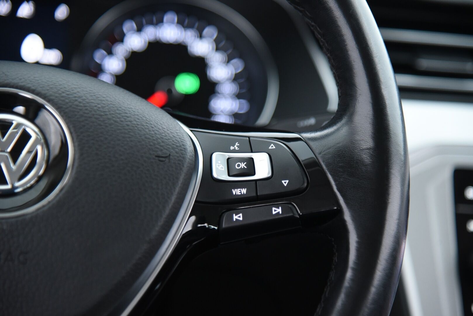 Volkswagen Passat 2019 Sedan Comfortline 2,0 TDI SCR 110 kW (150 hv) DSG-aut. / Suomi-auto / Adapt. Vak. / ergoComf. / Webasto / Koukku / - / Upea väri! / Jakopää tehty / Todella siisti / 2-omisteinen