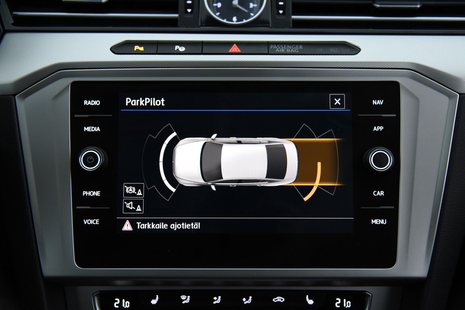 Volkswagen Passat 2019 Sedan Comfortline 2,0 TDI SCR 110 kW (150 hv) DSG-aut. / Suomi-auto / Adapt. Vak. / ergoComf. / Webasto / Koukku / - / Upea väri! / Jakopää tehty / Todella siisti / 2-omisteinen