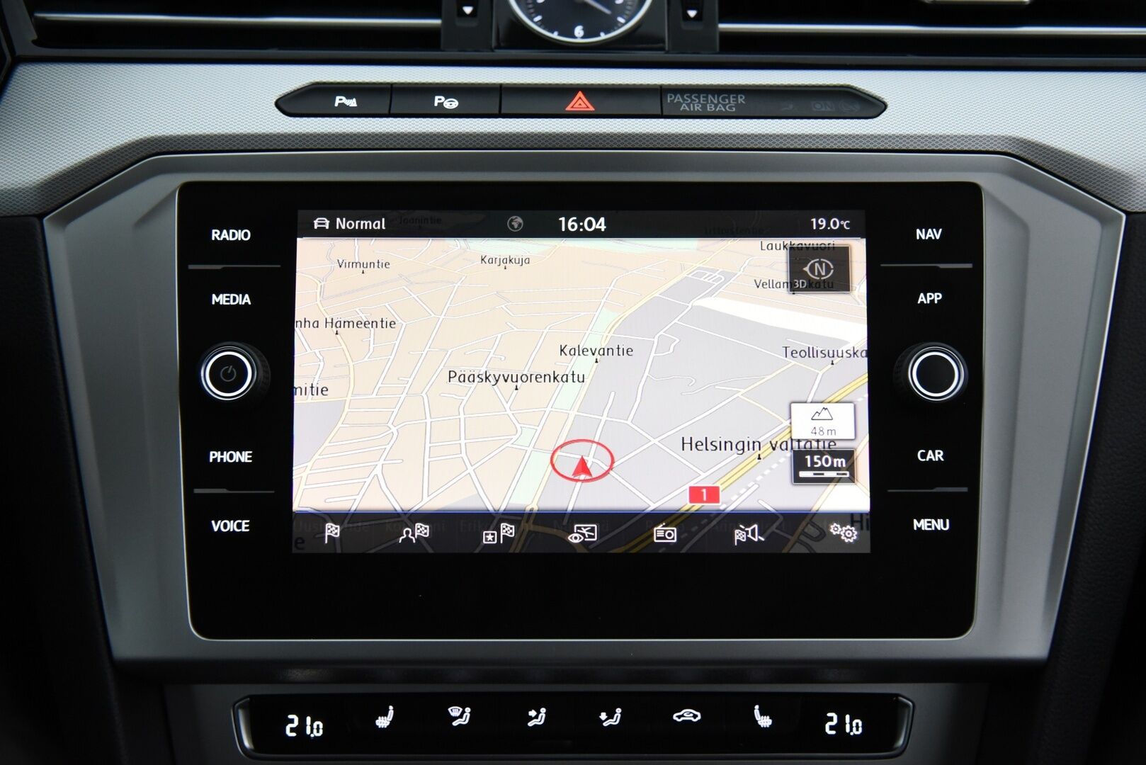 Volkswagen Passat 2019 Sedan Comfortline 2,0 TDI SCR 110 kW (150 hv) DSG-aut. / Suomi-auto / Adapt. Vak. / ergoComf. / Webasto / Koukku / - / Upea väri! / Jakopää tehty / Todella siisti / 2-omisteinen