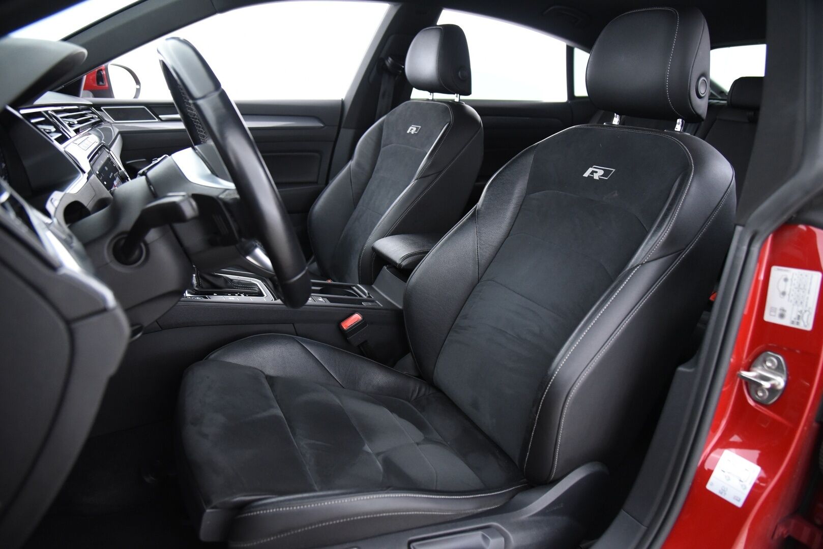 Volkswagen Arteon 2019 R-Line Limited Edition 2,0 TDI SCR 140 kW 4MOTION DSG-aut. / Suomi-auto / Adapt. Vak. / Digimittaristo / Webasto / Navi / - Hyvin varusteltu / Jakohihna vaihdettu 06.2025! / BLIS / Matrix-led