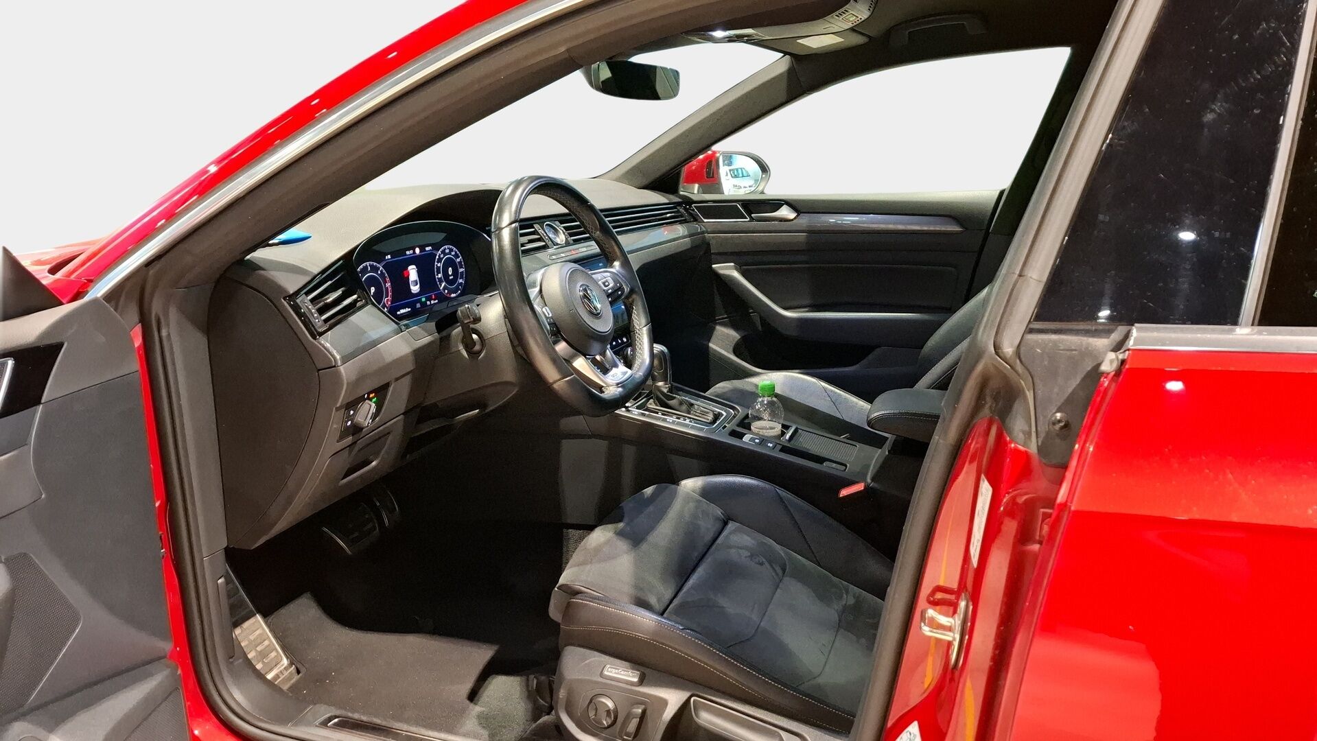 Volkswagen Arteon 2019 R-Line Limited Edition 2,0 TDI SCR 140 kW 4MOTION DSG-aut. / Suomi-auto / Adapt. Vak. / Digimittaristo / Webasto / Navi / - Hyvin varusteltu / Jakohihna vaihdettu 06.2025! / BLIS / Matrix-led