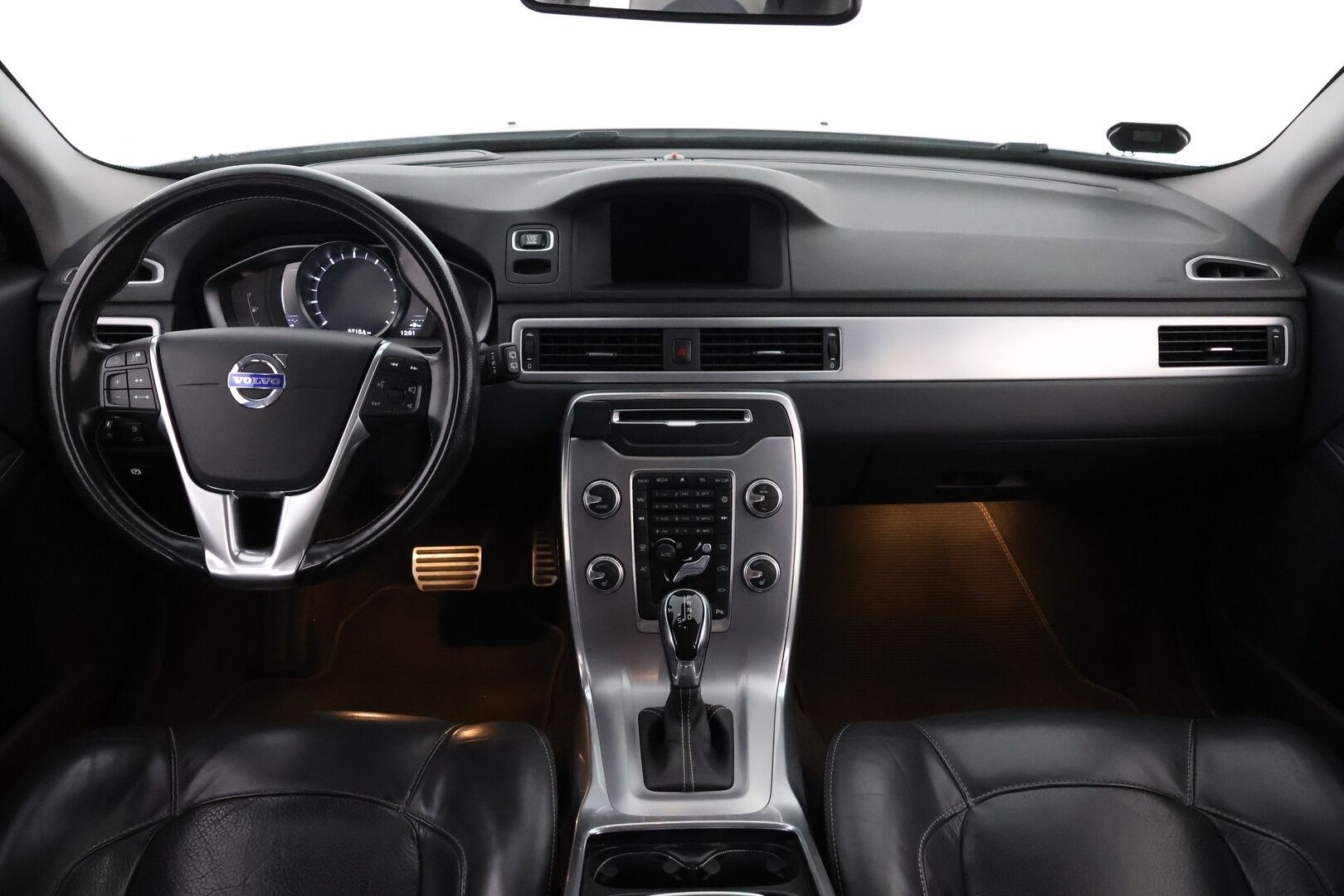 Volvo V70 2016 T4 Classic Dynamic Edition aut * Webasto / Adapt.Vakkari / Koukku / High Perf Audio / Digimittari / Nahkasisusta - VOC / Jakopää juuri tehty / Muistipenkki / Harvoin tarjolla!
