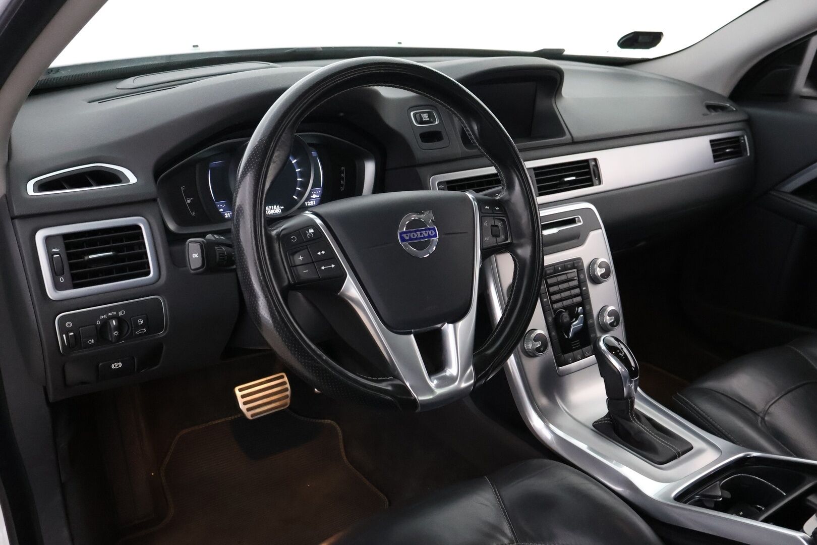 Volvo V70 2016 T4 Classic Dynamic Edition aut * Webasto / Adapt.Vakkari / Koukku / High Perf Audio / Digimittari / Nahkasisusta - VOC / Jakopää juuri tehty / Muistipenkki / Harvoin tarjolla! - Osta nyt, maksa vasta ensi vuonna