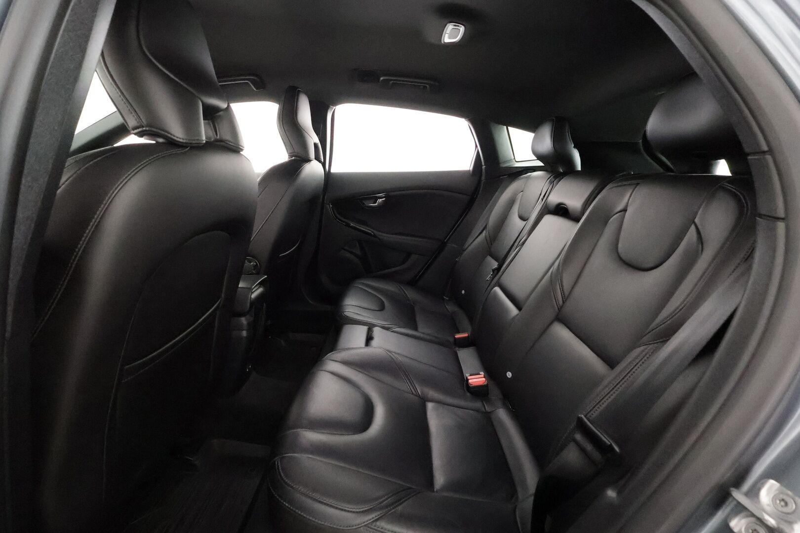 Volvo V40 2019 T3 Dynamic Edition - | Vakkari | Webasto | Koukku | P.tutkat | Muistipenkki | Xenon | Nahat | Suomi-auto | Kahdet Renkaat | Merkkihuollettu |